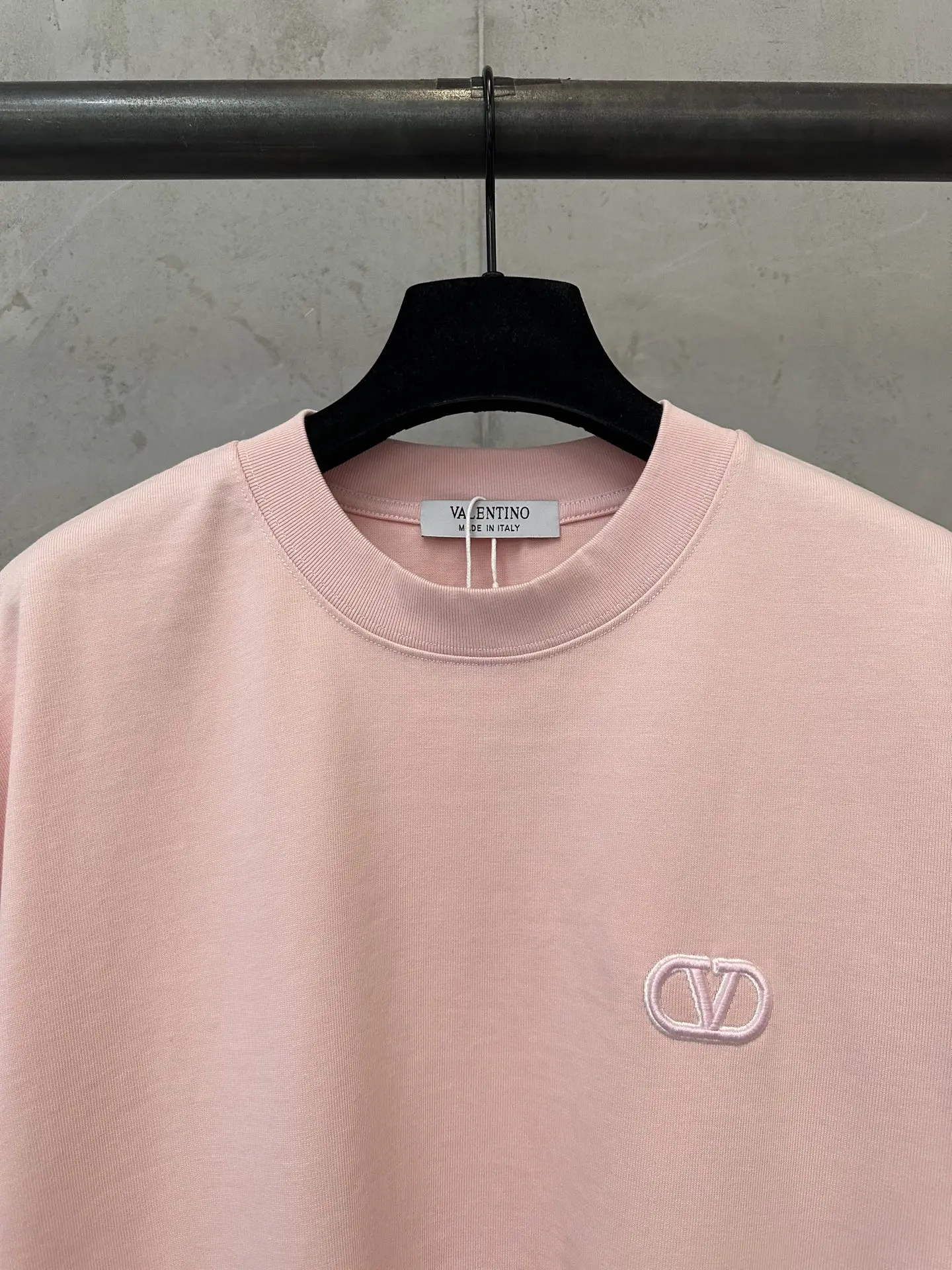 VLogo Embroidered Heavyweight Cotton T-Shirt D21021950 — view 5