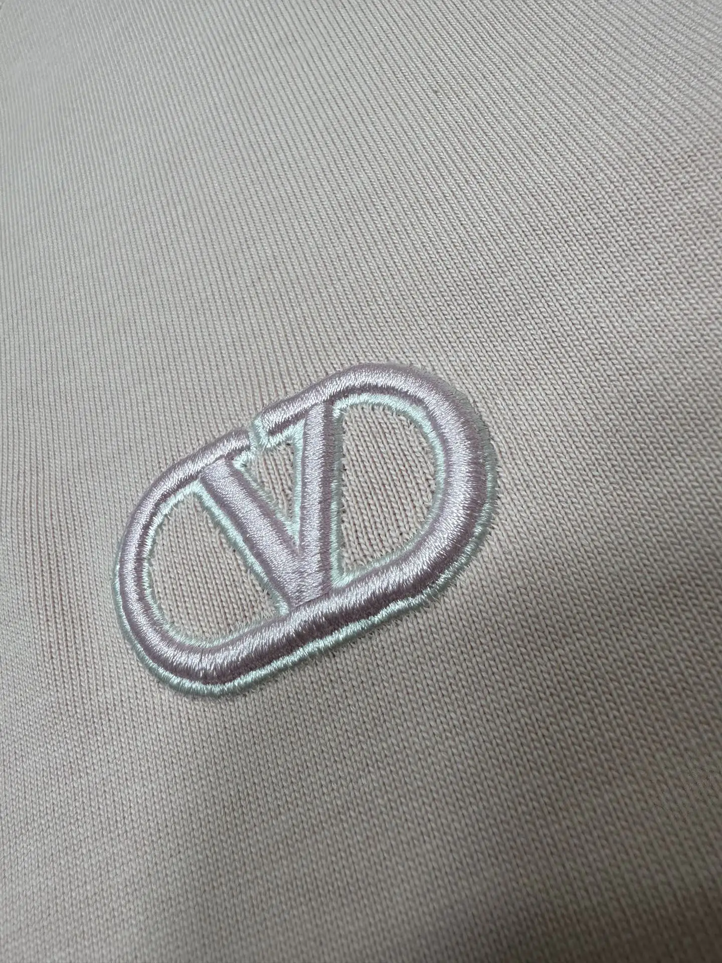 VLogo Embroidered Heavyweight Cotton T-Shirt D21021950 — view 8