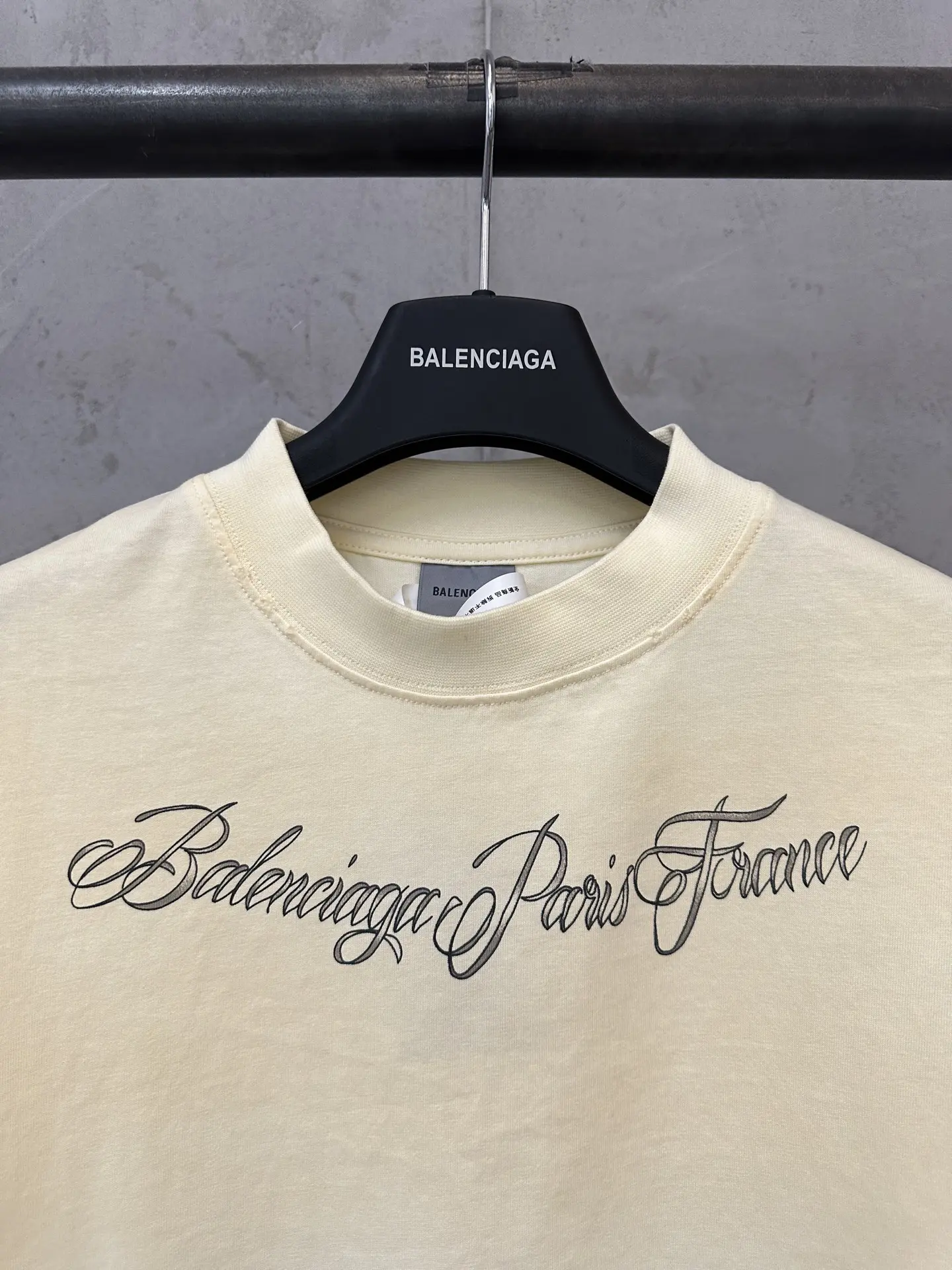 Classic Ink Script Logo T-Shirt D21520185 — view 5