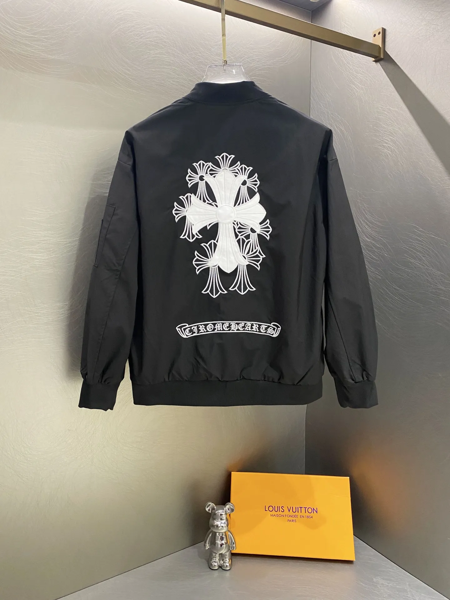 Embroidered Logo Nylon Bomber Jacket D21519605 — view 4