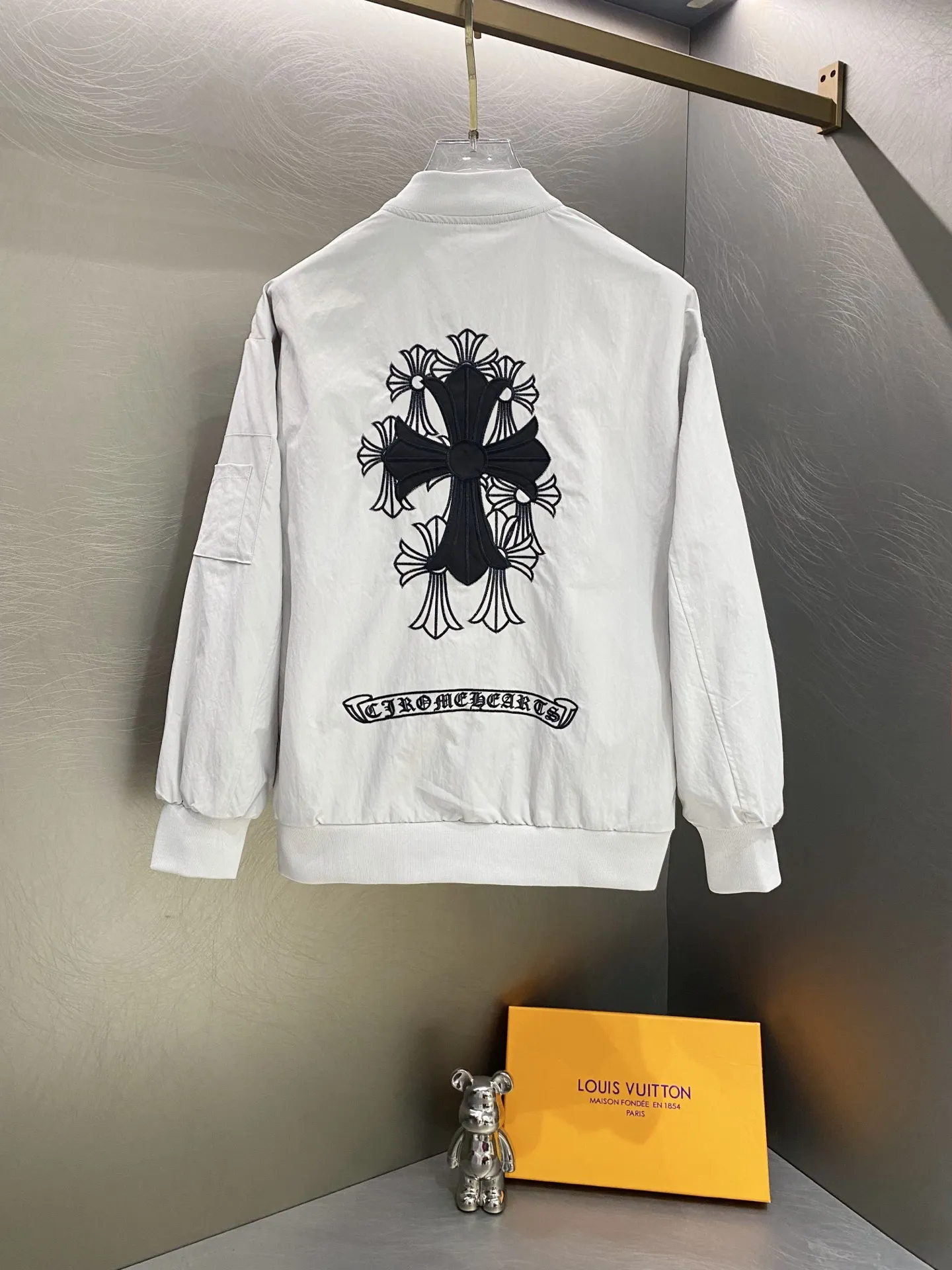 Embroidered Logo Nylon Bomber Jacket D21519605 — view 6