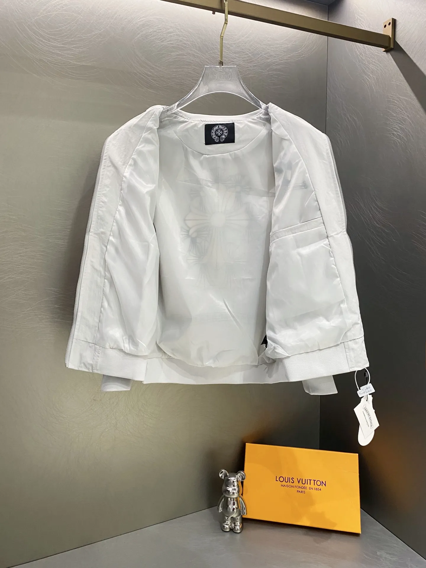 Embroidered Logo Nylon Bomber Jacket D21519605 — view 16