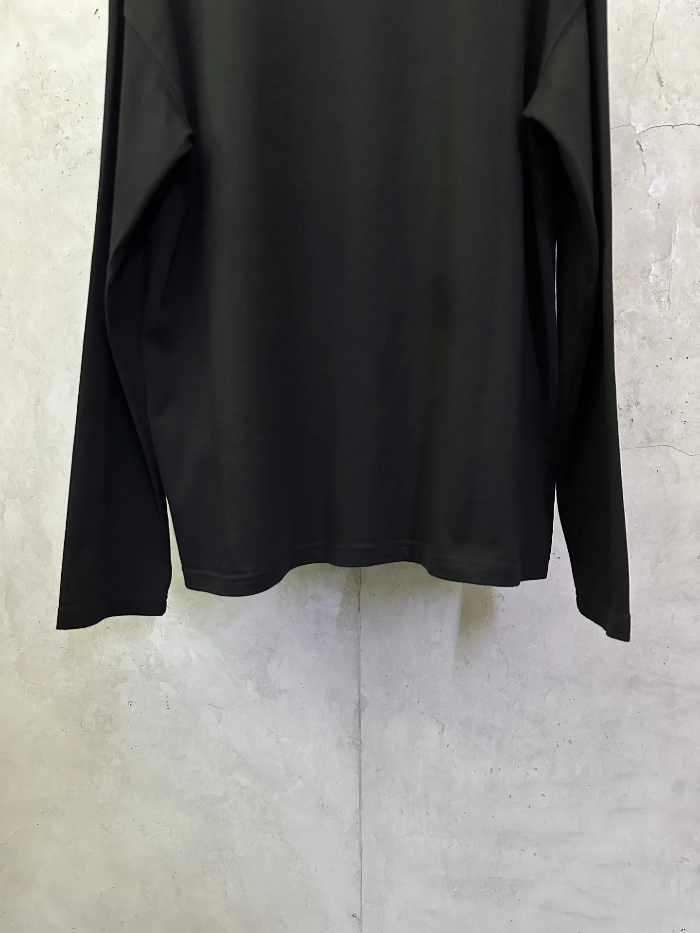 Bow Graphic Patch Long-Sleeve T-Shirt D22025043 — view 6