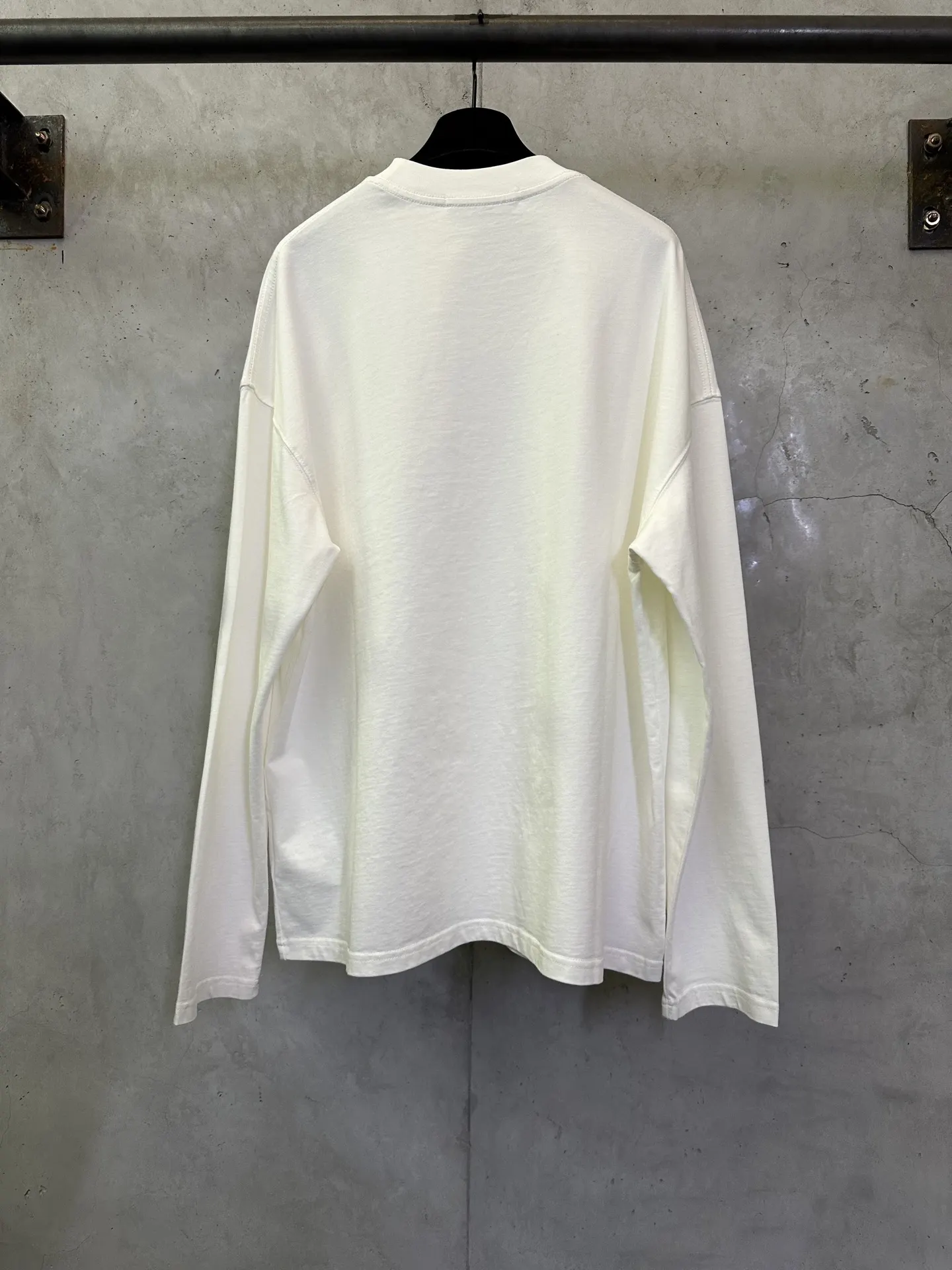 Vintage Logo Patch Long-Sleeve T-Shirt D22025042 — view 2