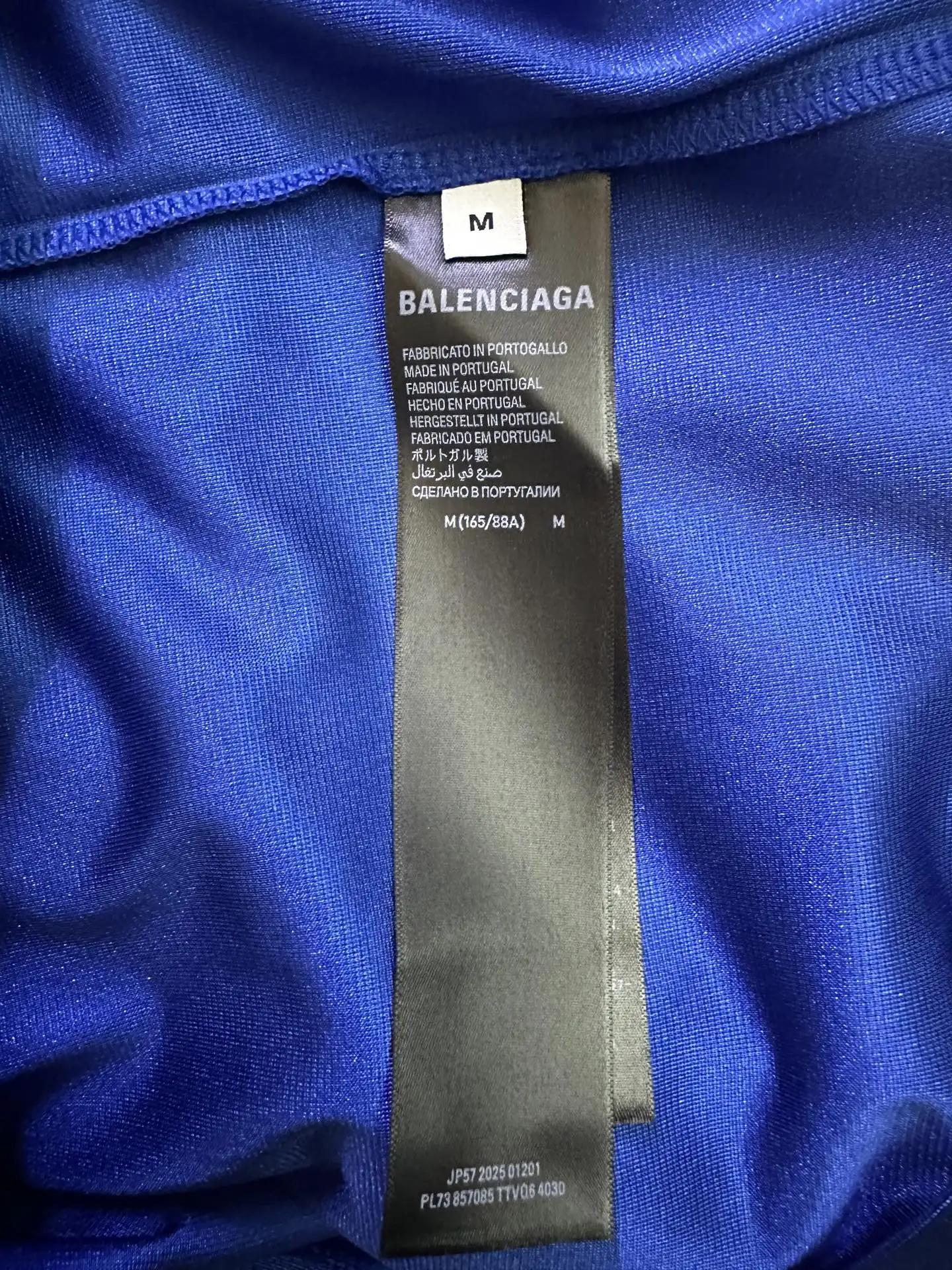 Logo-Embroidered V-Neck Rugby Jersey T-Shirt D22011618 — view 9