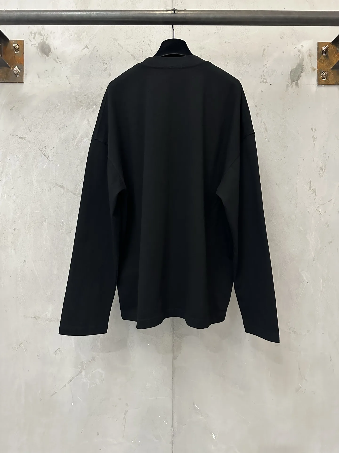 Logo Embroidered Long-Sleeve T-Shirt D22024382 — view 2