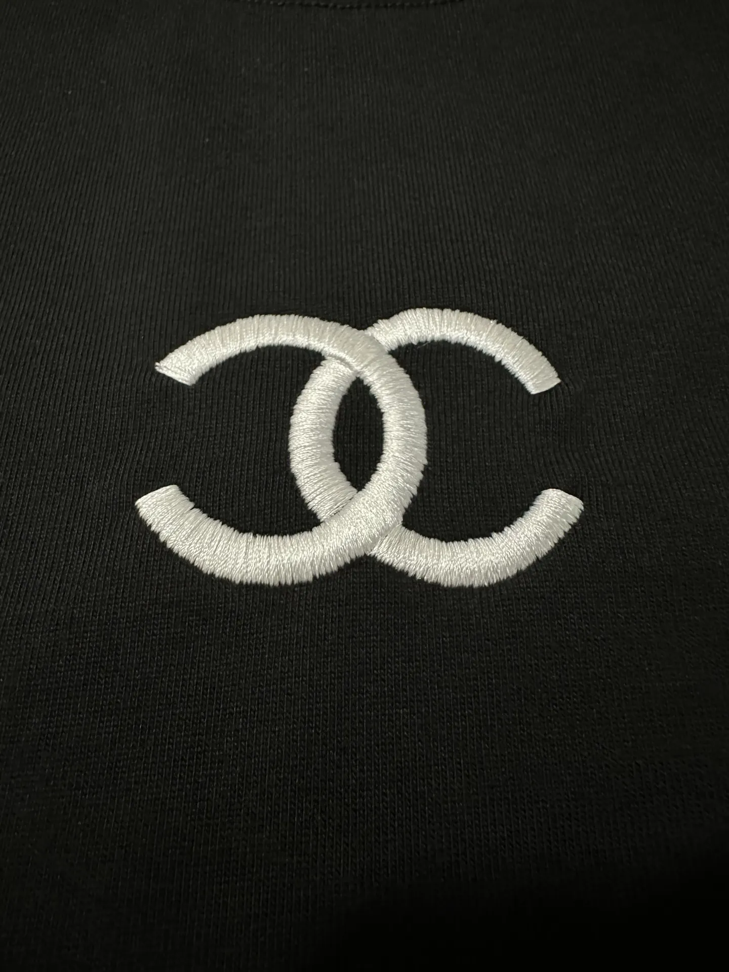 Logo Embroidered Long-Sleeve T-Shirt D22024382 — view 7