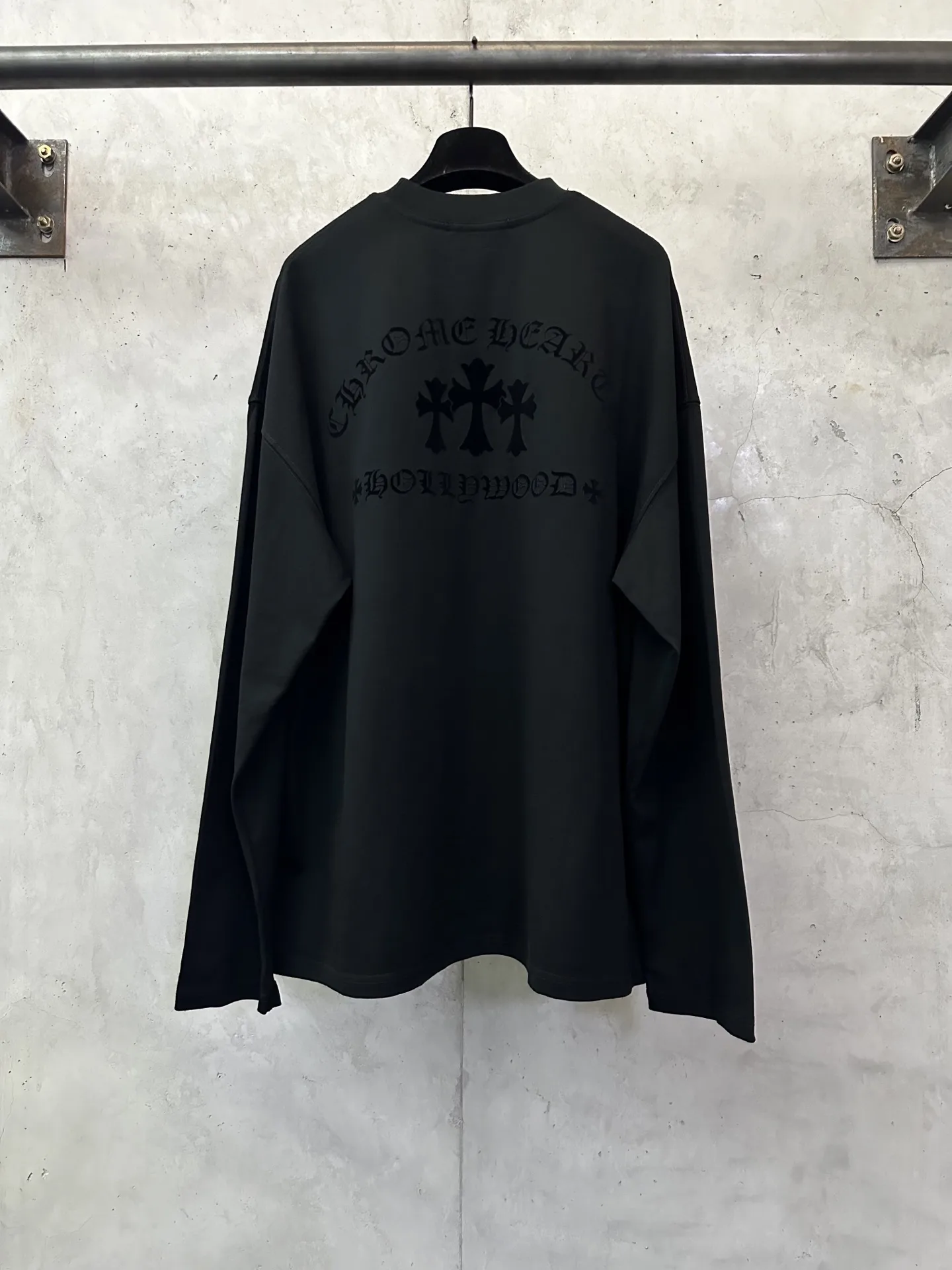 Logo-Flocked Heavyweight Cotton Long-Sleeve T-Shirt D22025041 — view 2