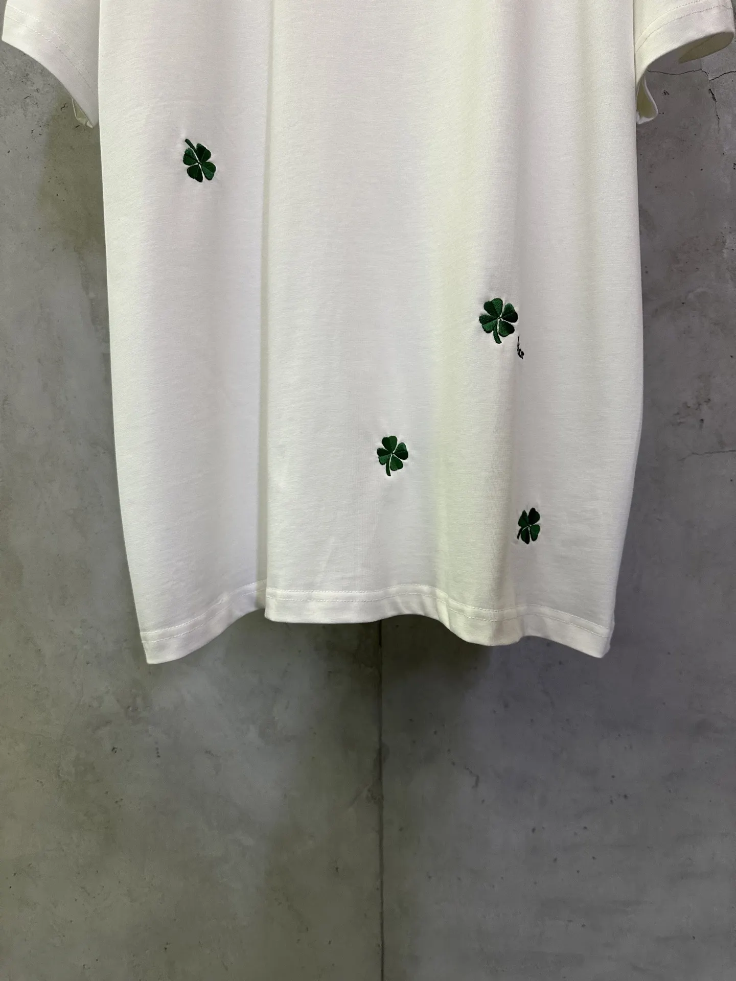 Clover Embroidered Cotton Jersey T-Shirt D22012810 — view 4