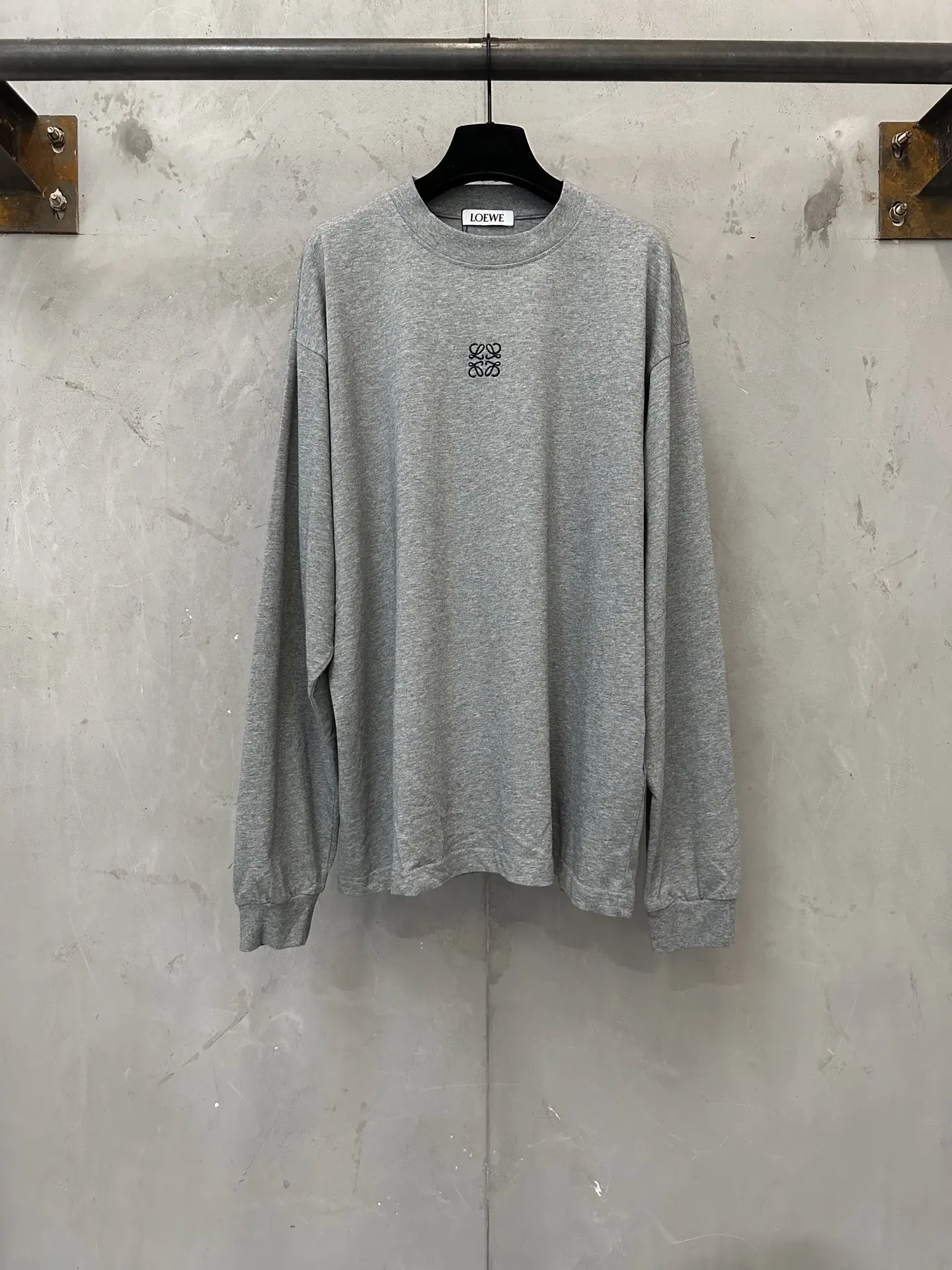 Anagram Logo Long-Sleeved T-Shirt D22023546