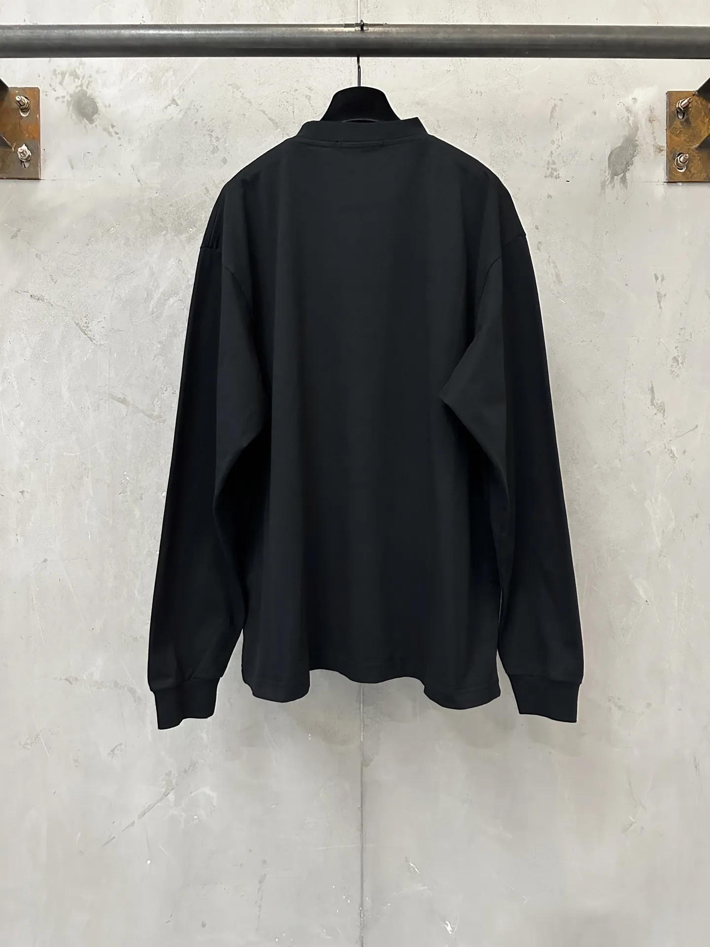 Anagram Logo Long-Sleeve T-Shirt D22023545 — view 2