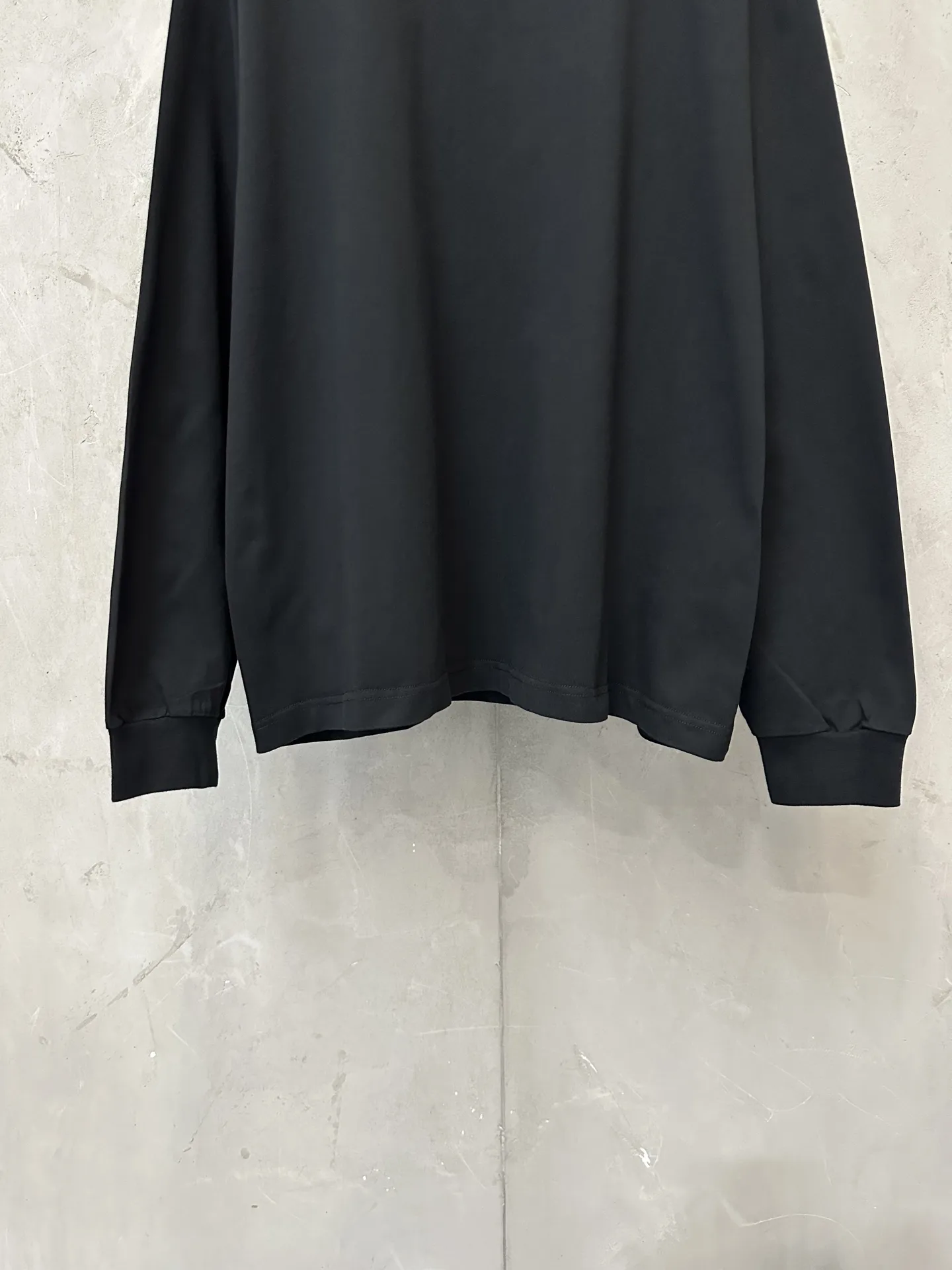 Anagram Logo Long-Sleeve T-Shirt D22023545 — view 4