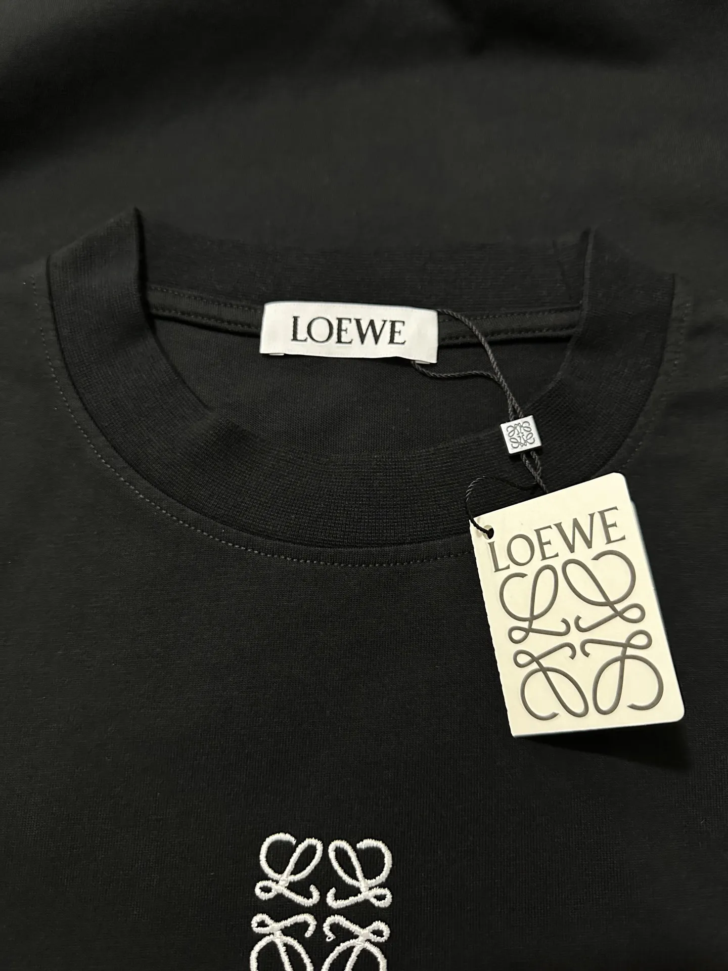 Anagram Logo Long-Sleeve T-Shirt D22023545 — view 6