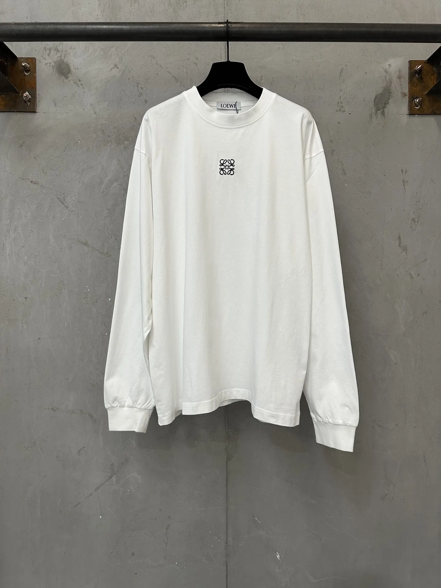 Anagram Logo Long-Sleeved T-Shirt D22023544