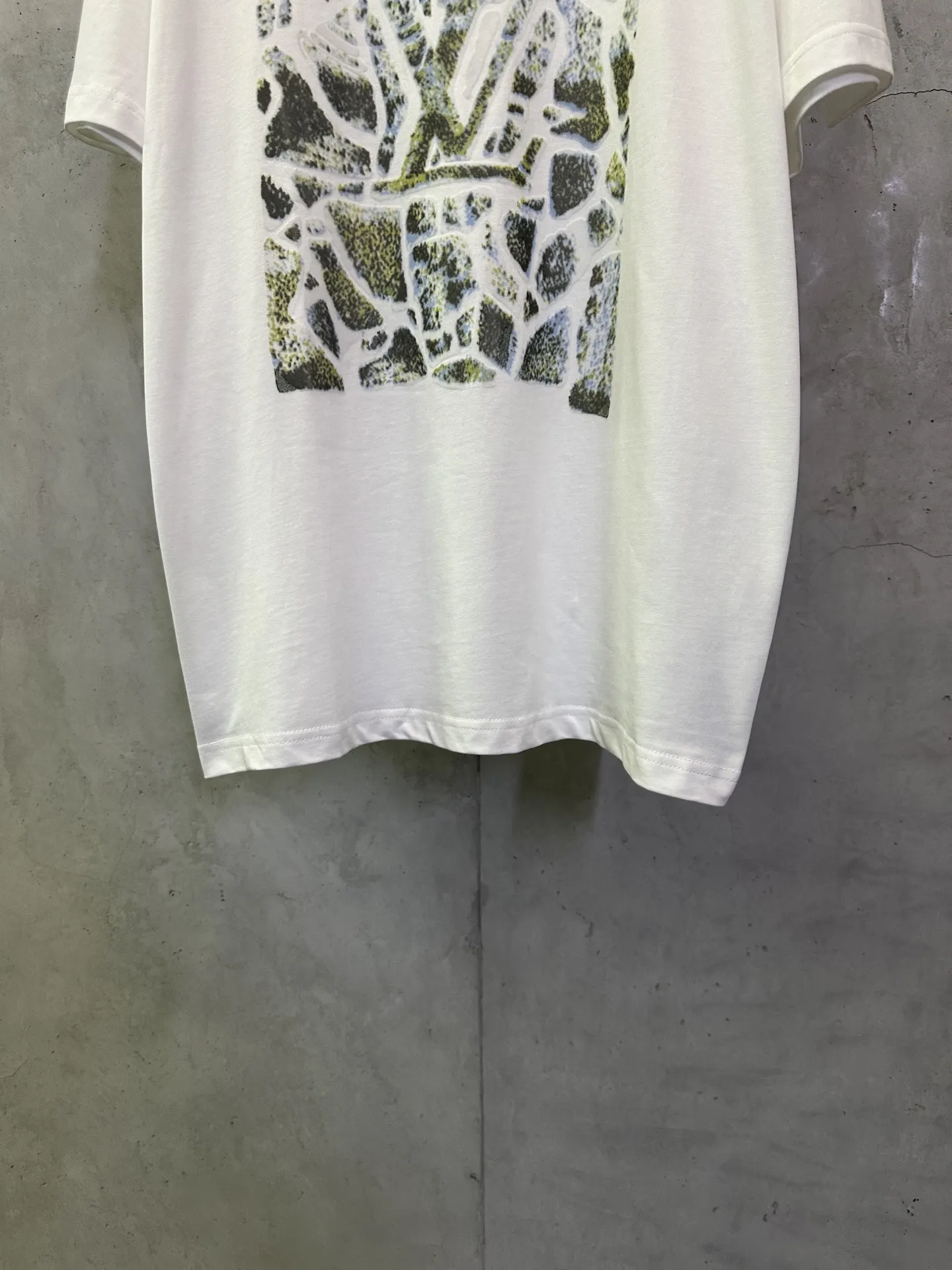 Mountain Flocked Logo Cotton T-Shirt D22012888 — view 4