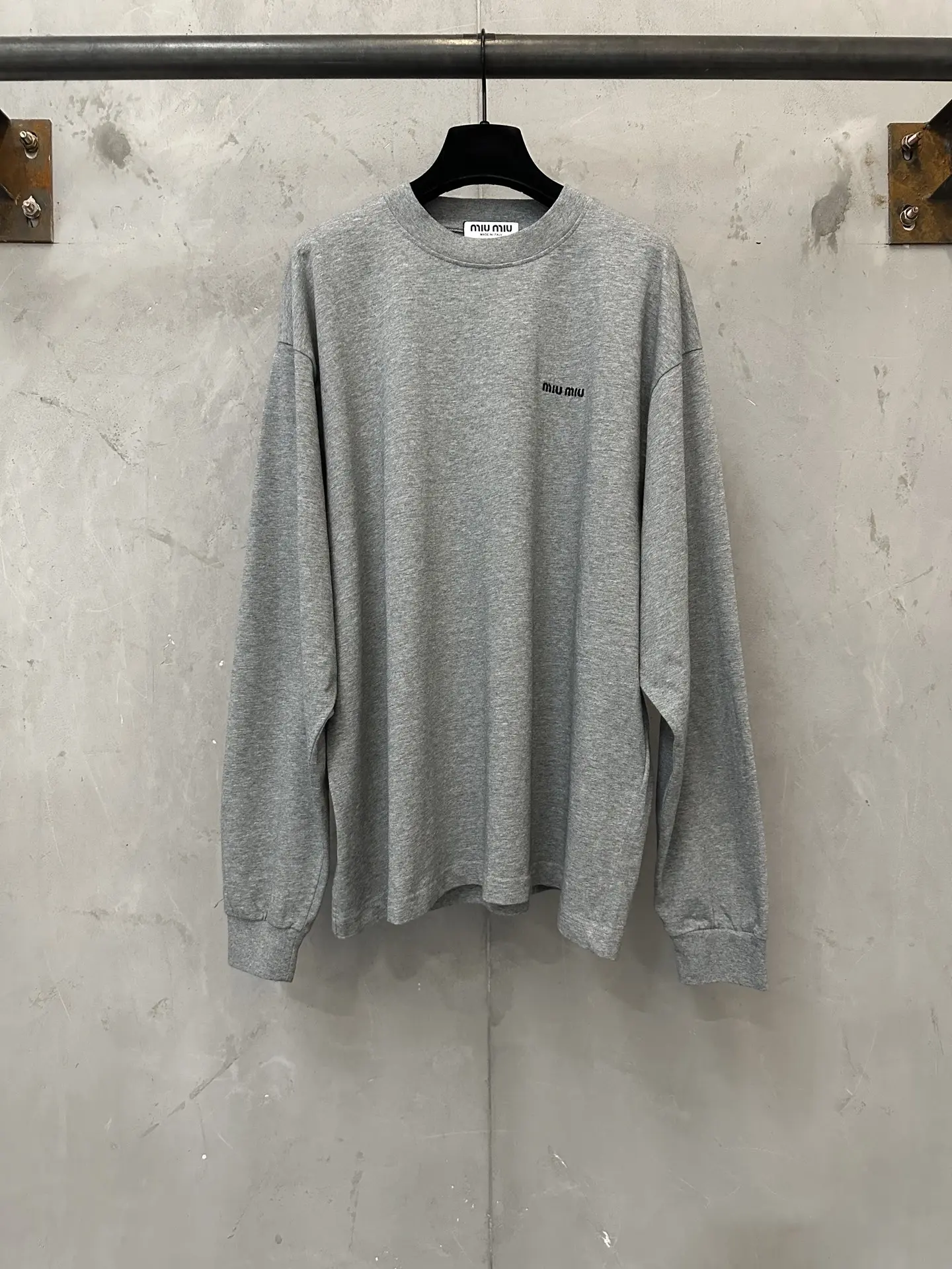 Embroidered Logo Long-Sleeve T-Shirt D22021773