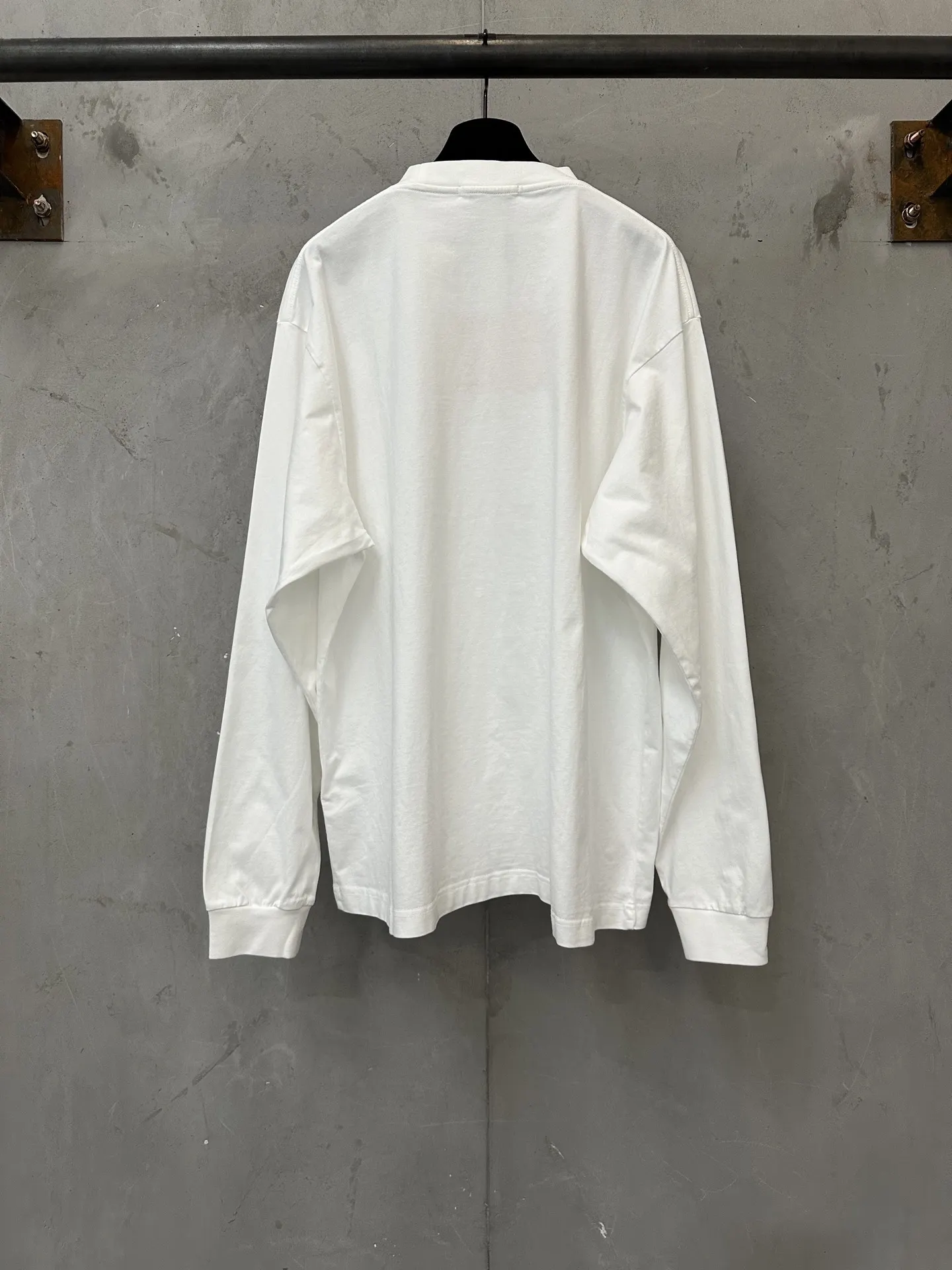 Logo-Embroidered Long-Sleeve T-Shirt D22021774 — view 2