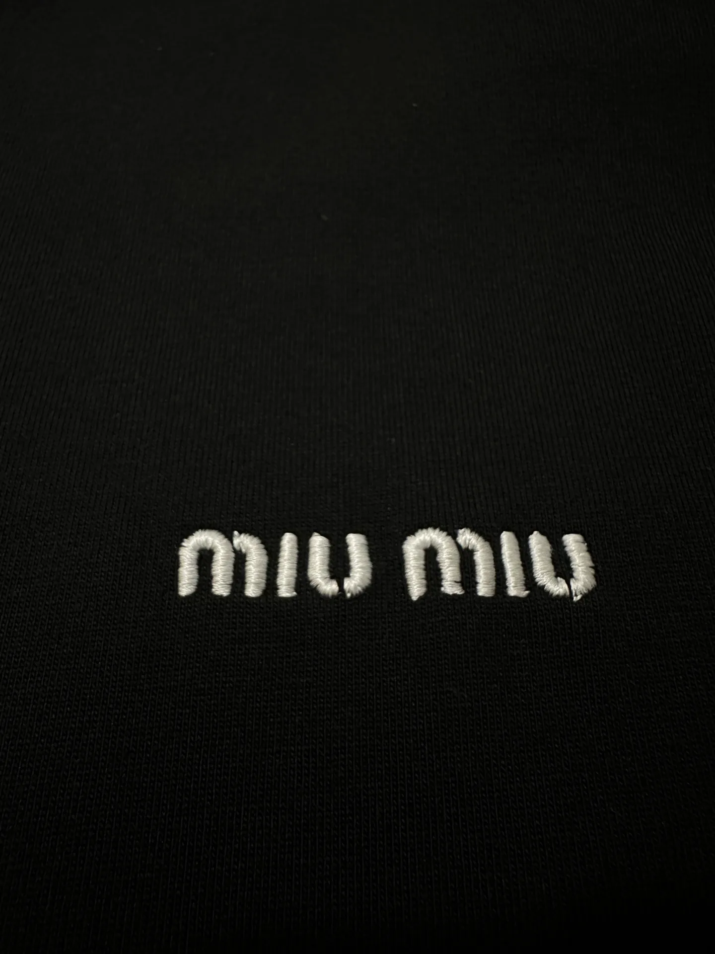 Logo-Embroidered Long-Sleeved T-Shirt D22021772 — view 7