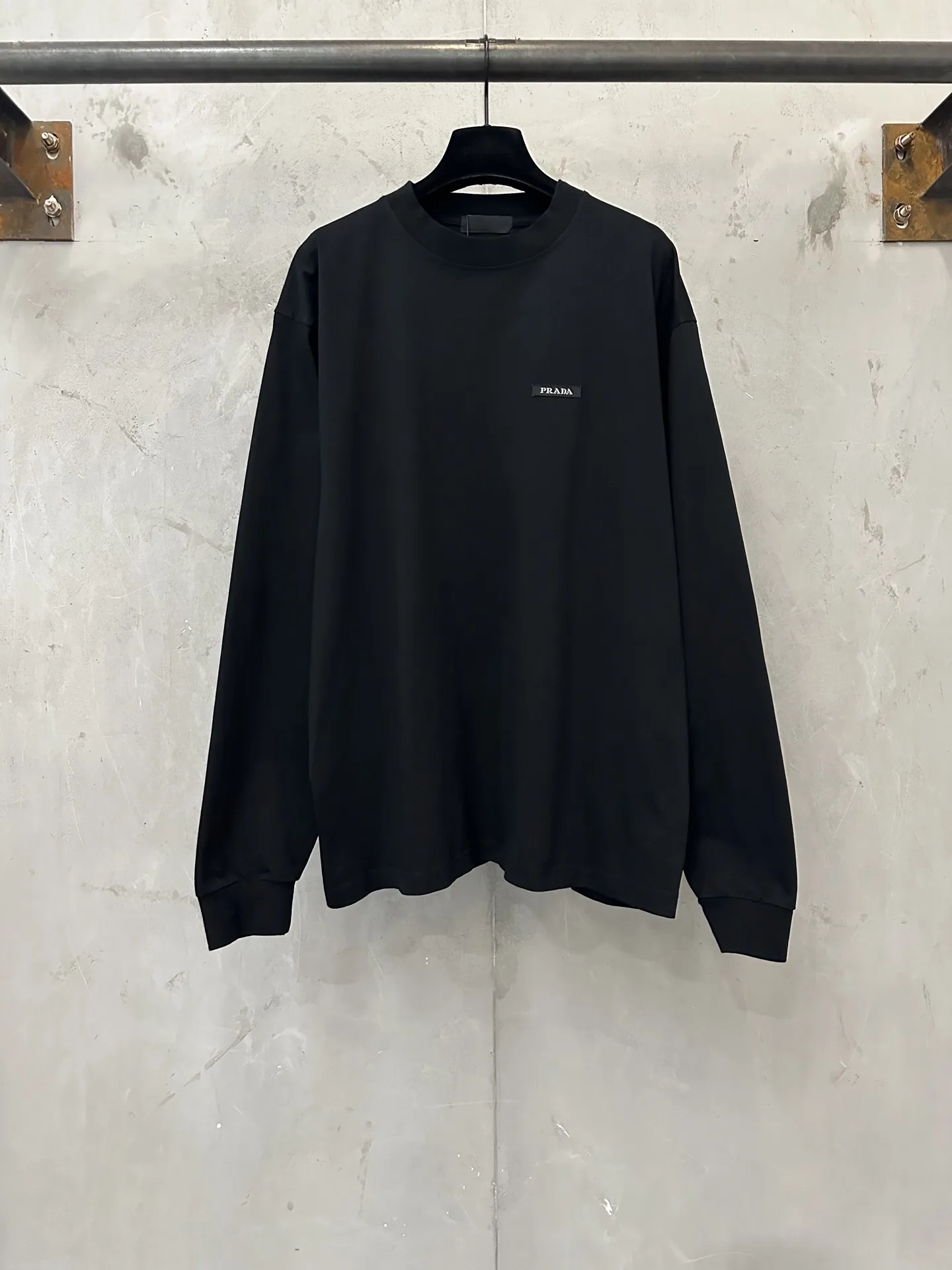 Logo-Patch Long-Sleeve Cotton T-Shirt D22023508