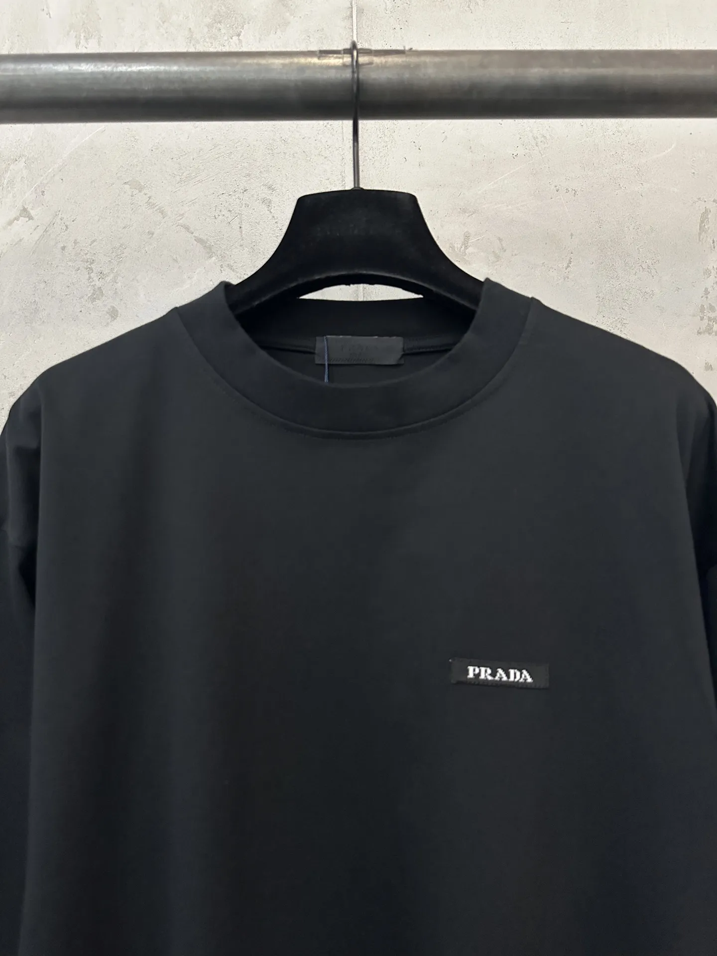 Logo-Patch Long-Sleeve Cotton T-Shirt D22023508 — view 5