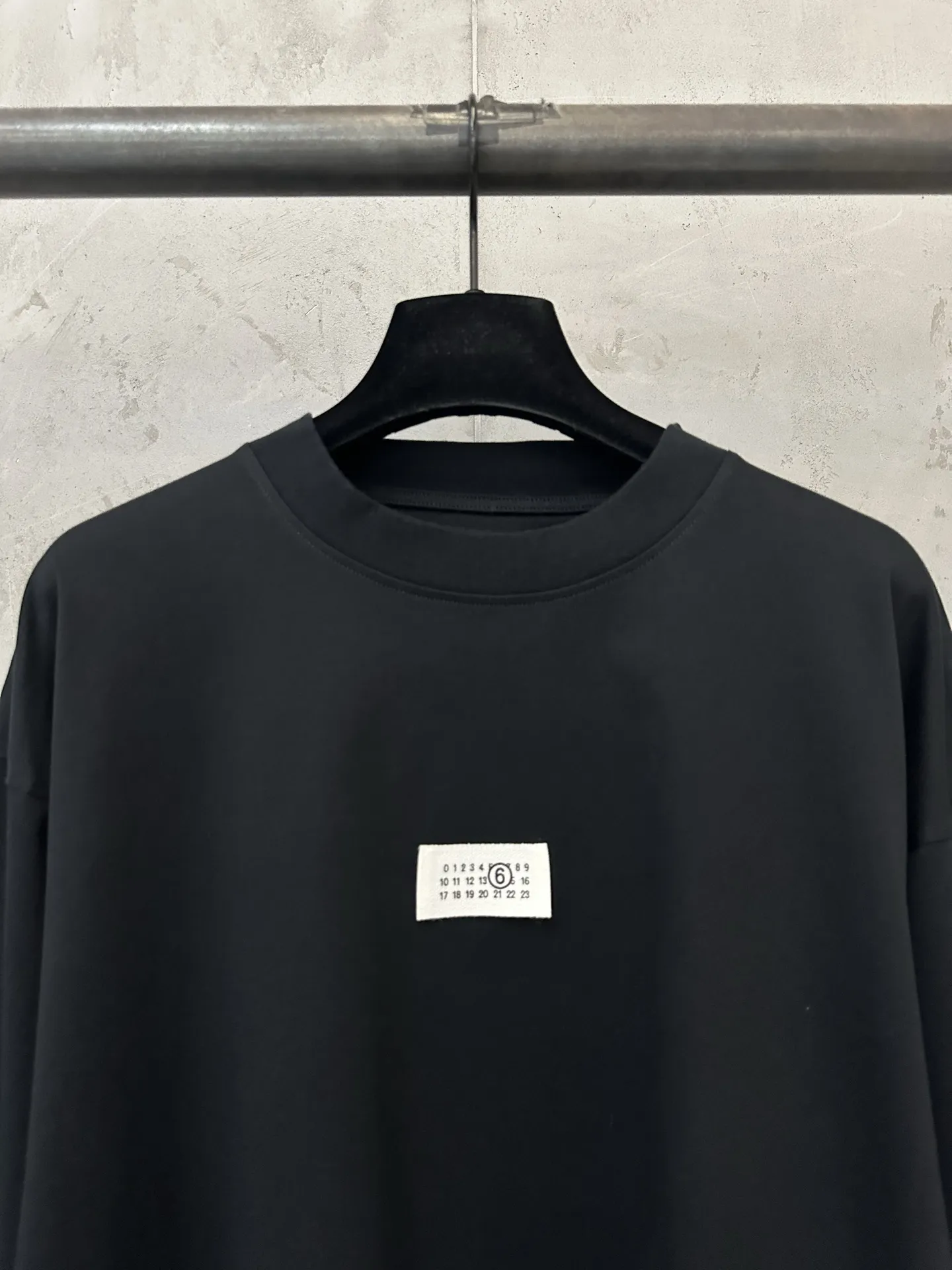 MM6 Maison Margiela Logo Label Long-Sleeve T-Shirt D22024376 — view 5