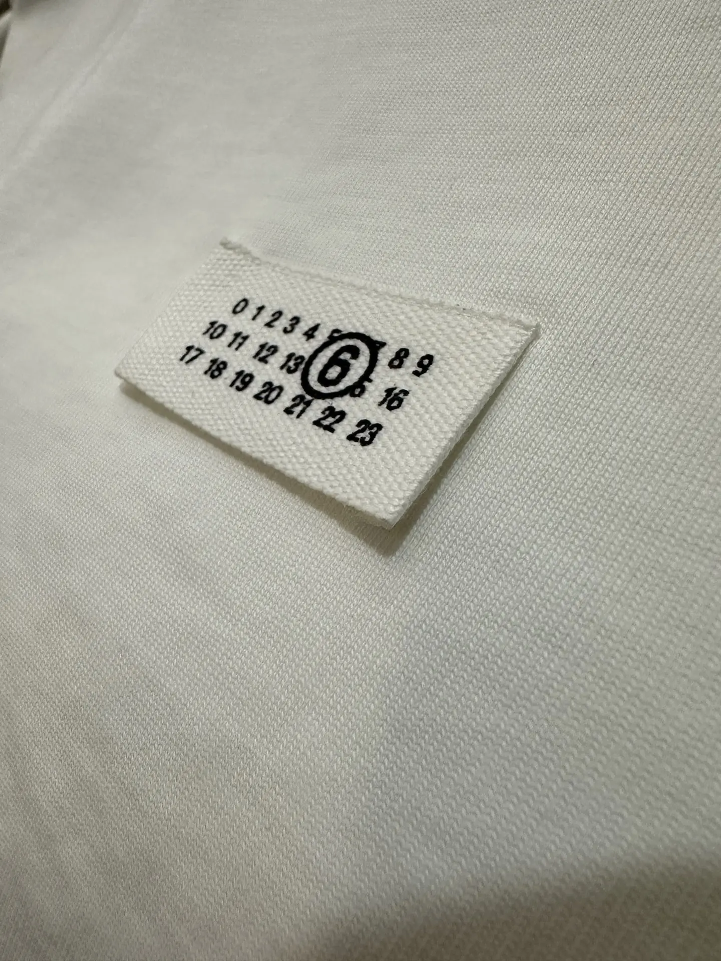 MM6 Heavyweight Cotton Jersey Logo T-Shirt D22012291 — view 8