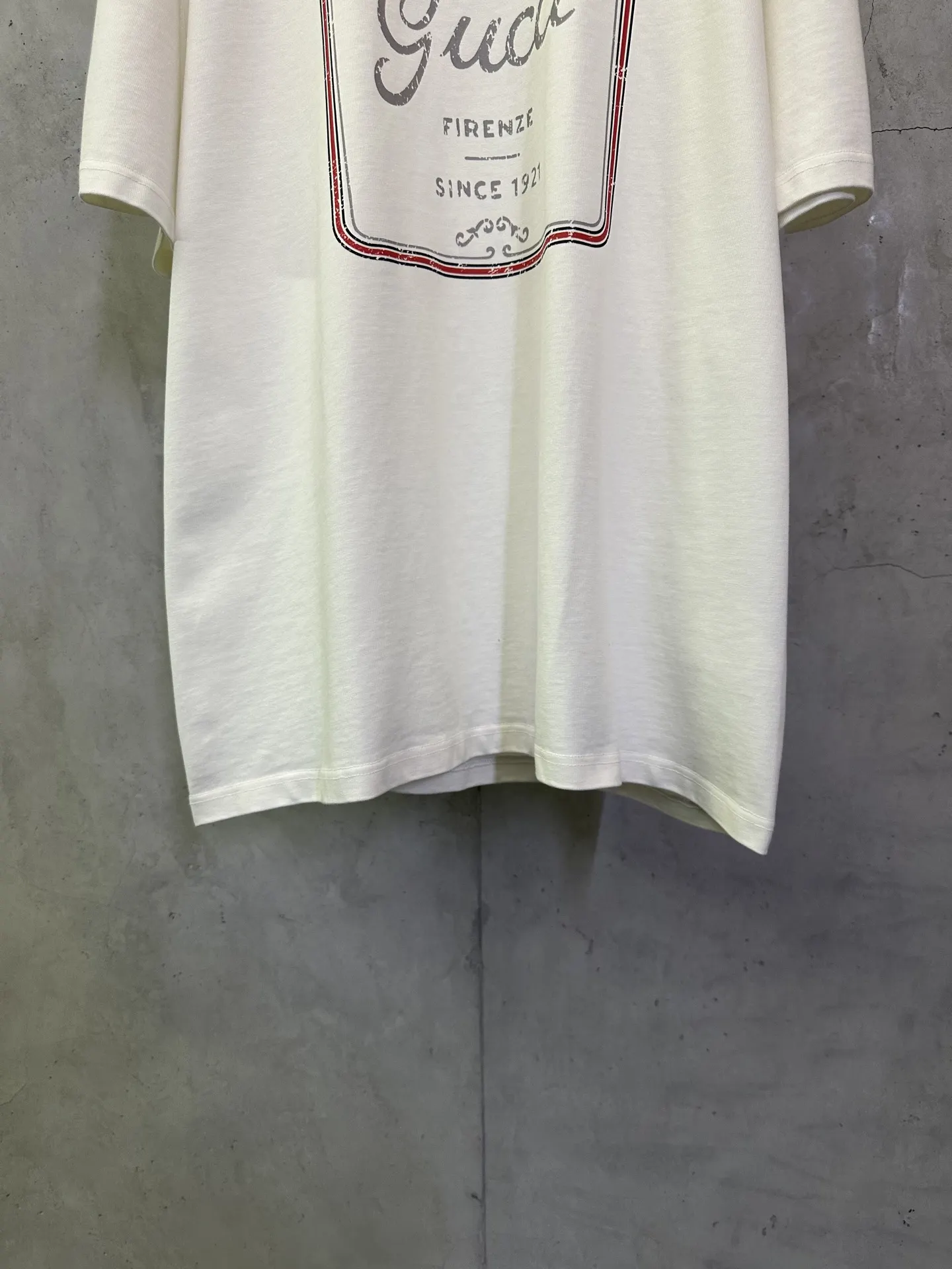 Gucci Firenze Logo Print Cotton T-Shirt D22012862 — view 4
