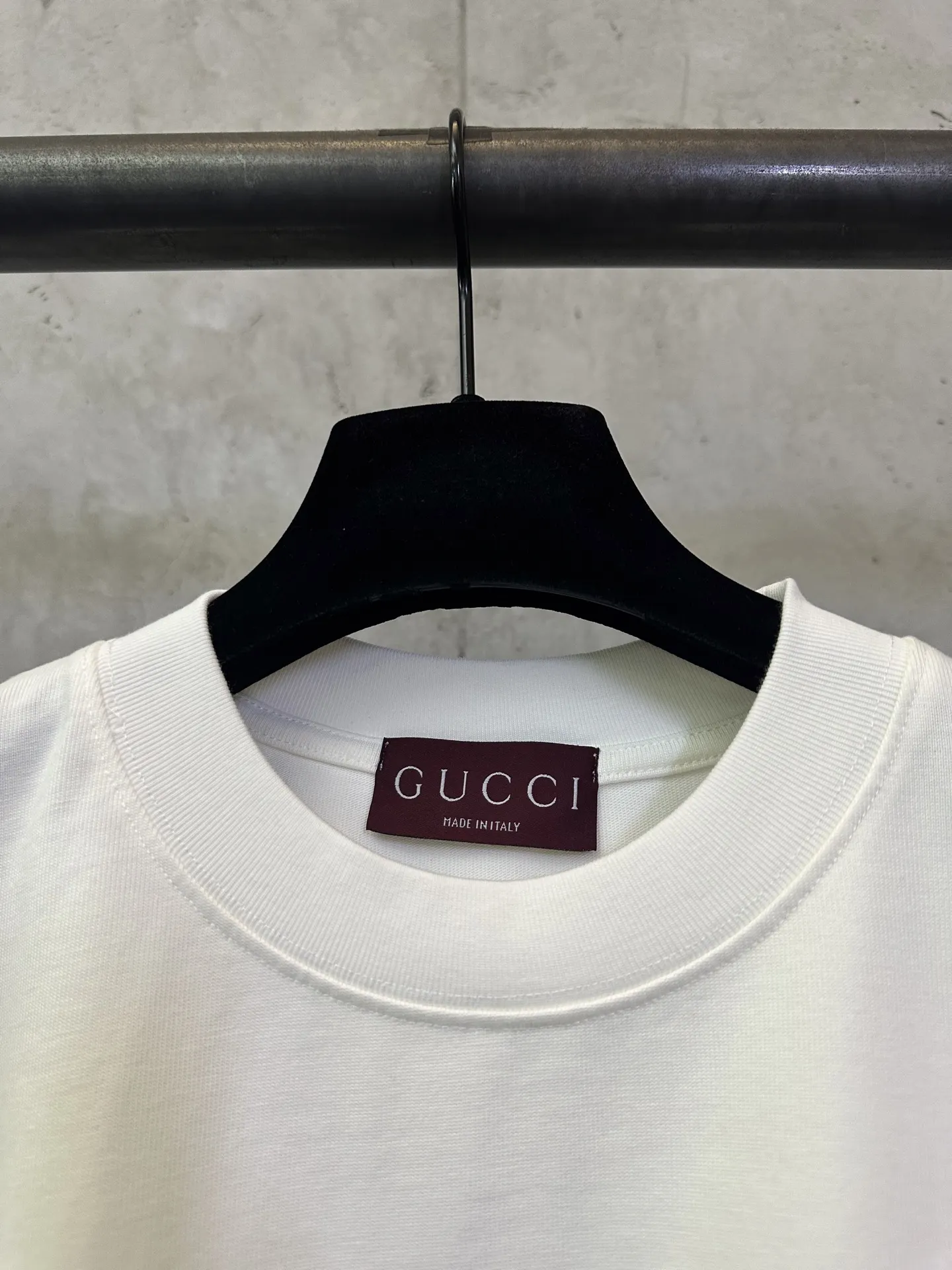 Gucci Firenze Logo Print Cotton T-Shirt D22012862 — view 7