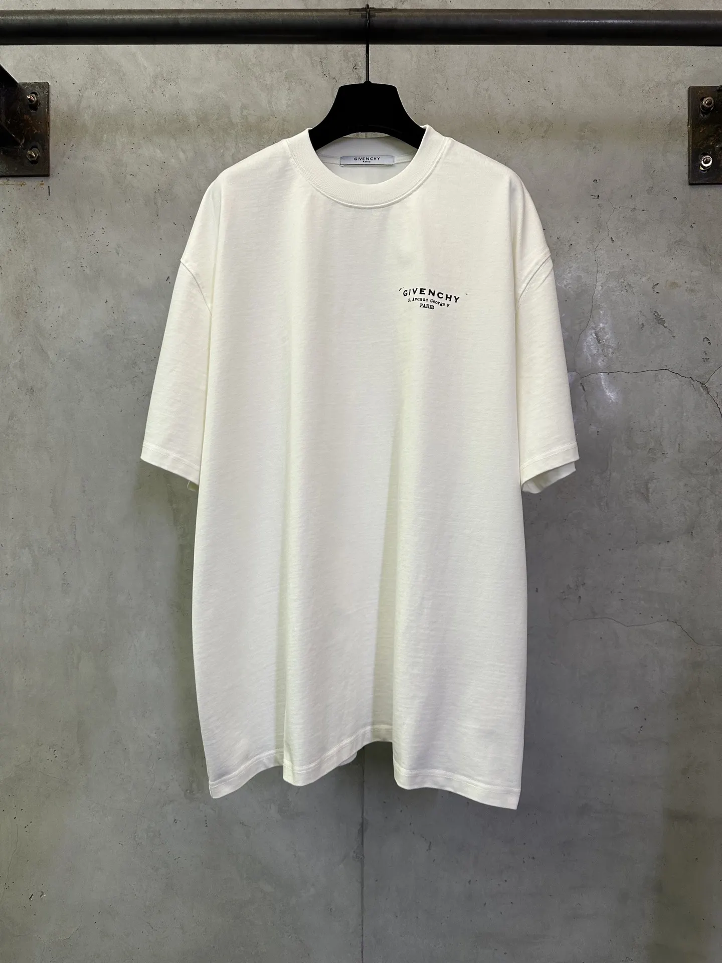 Givenchy Logo Print Heavyweight Cotton T-Shirt D22012871