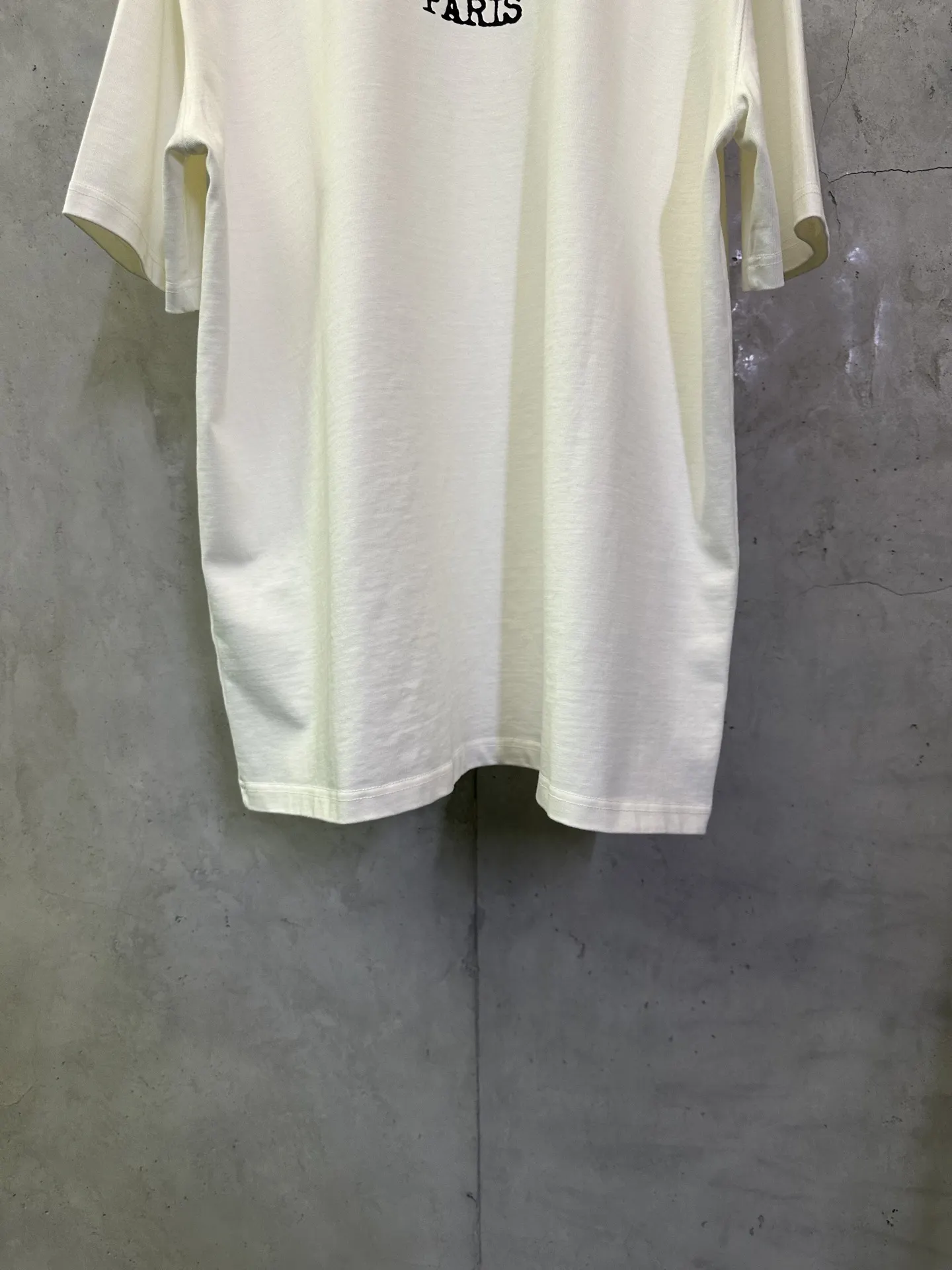 Givenchy Logo Print Heavyweight Cotton T-Shirt D22012871 — view 6