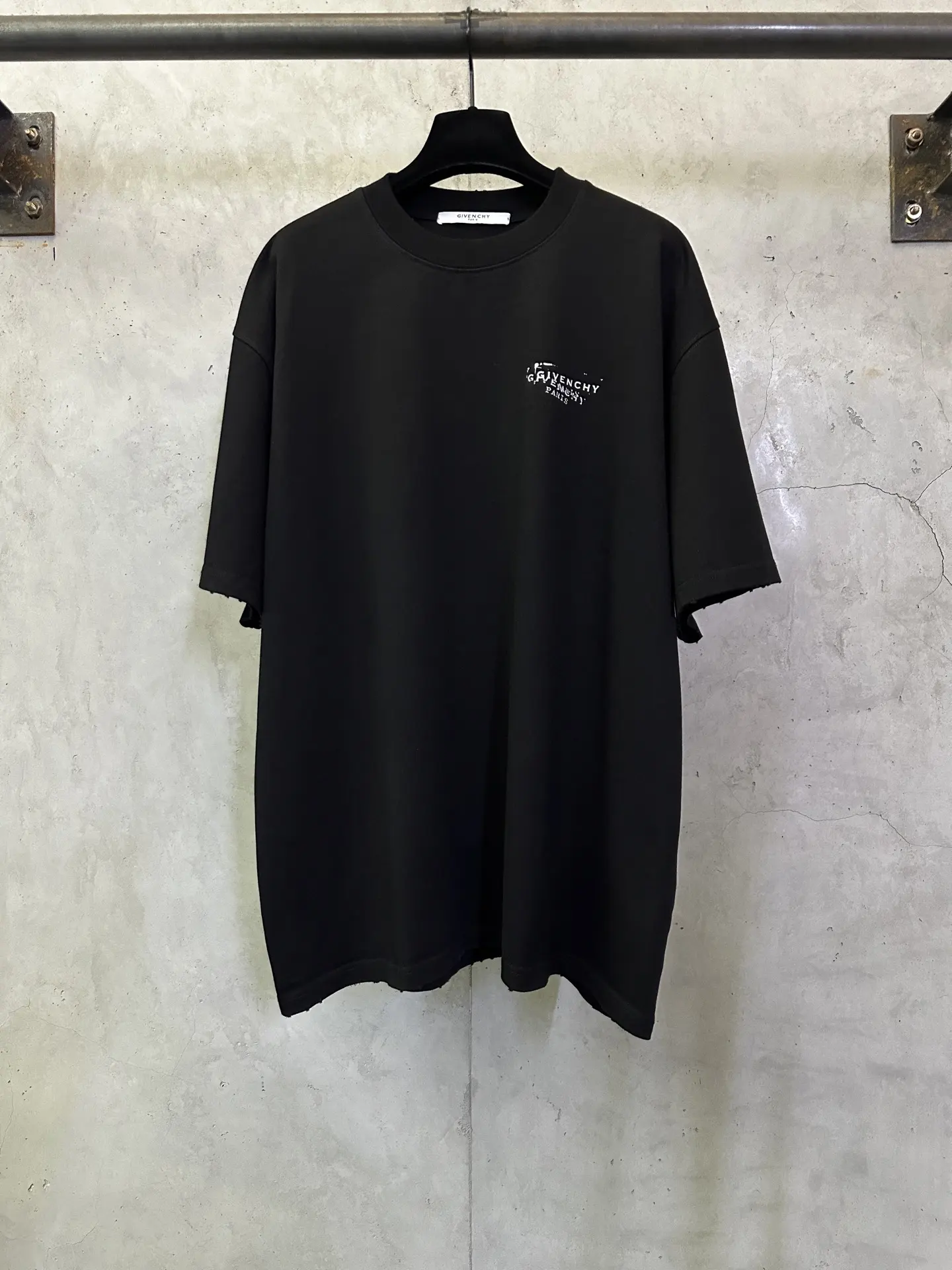 Stamp Logo Heavyweight Cotton T-Shirt D22015704