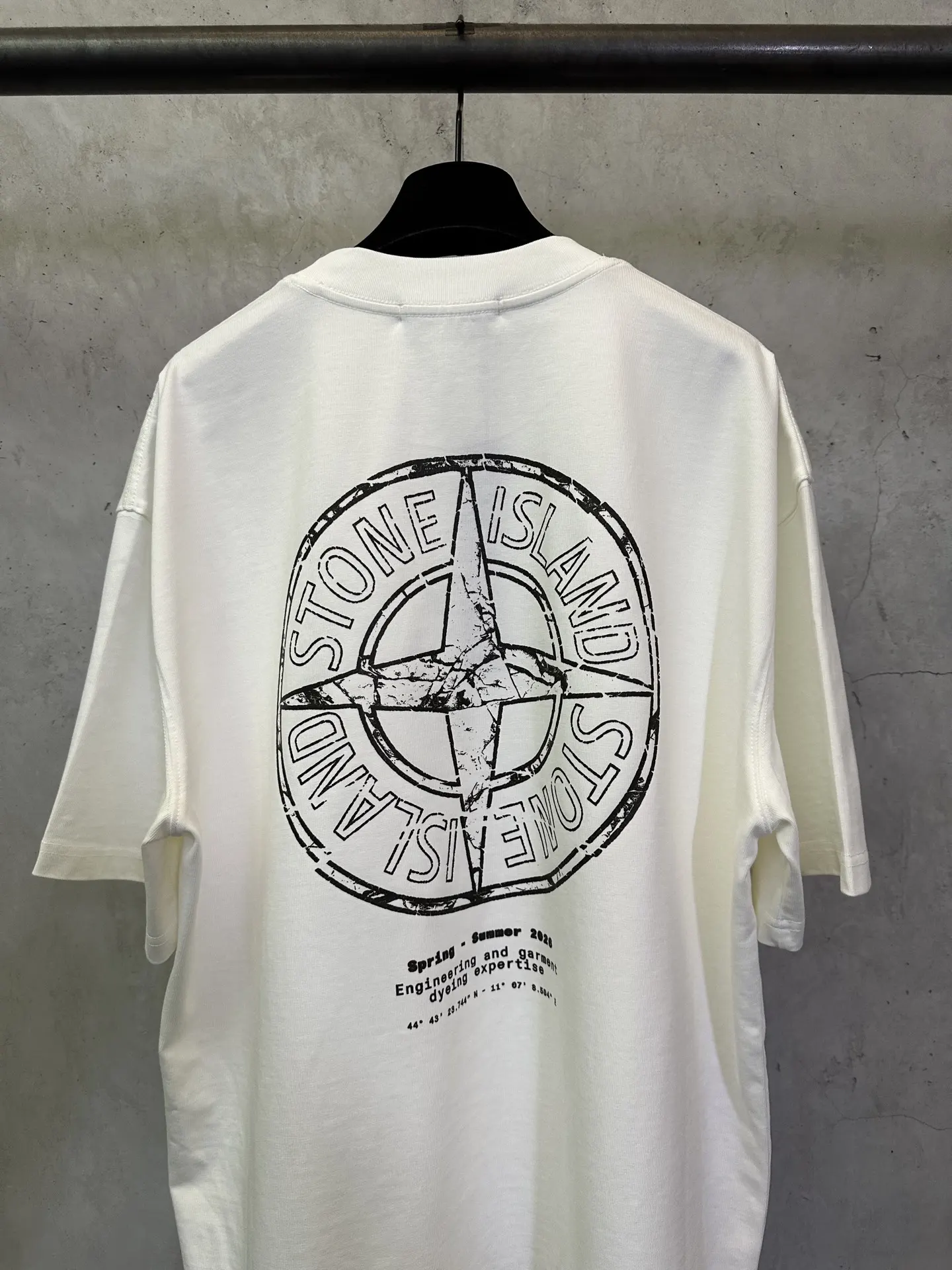Stone Island Compass Logo Heavyweight Cotton T-Shirt D22012746 — view 5