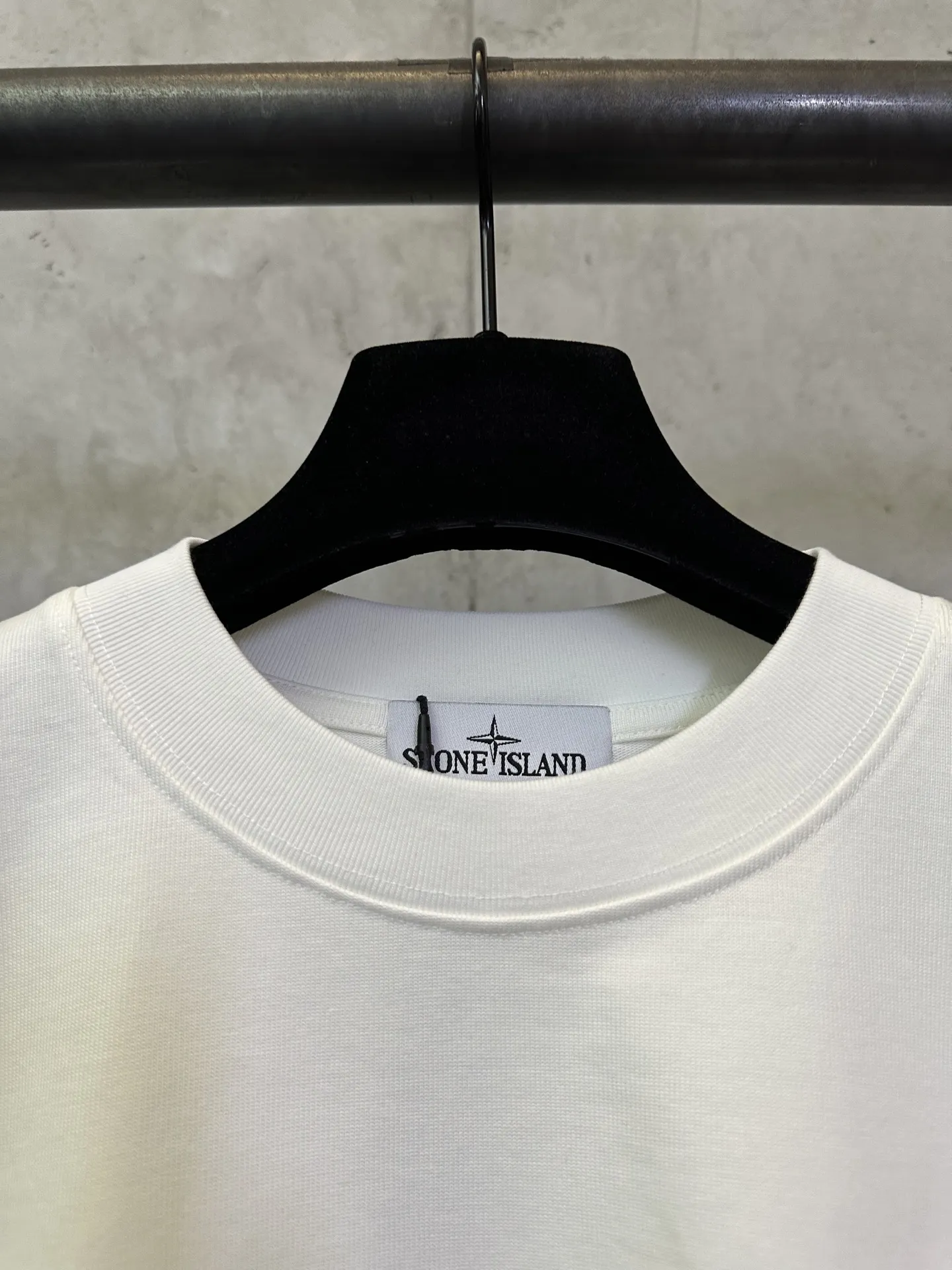 Stone Island Compass Logo Heavyweight Cotton T-Shirt D22012746 — view 7