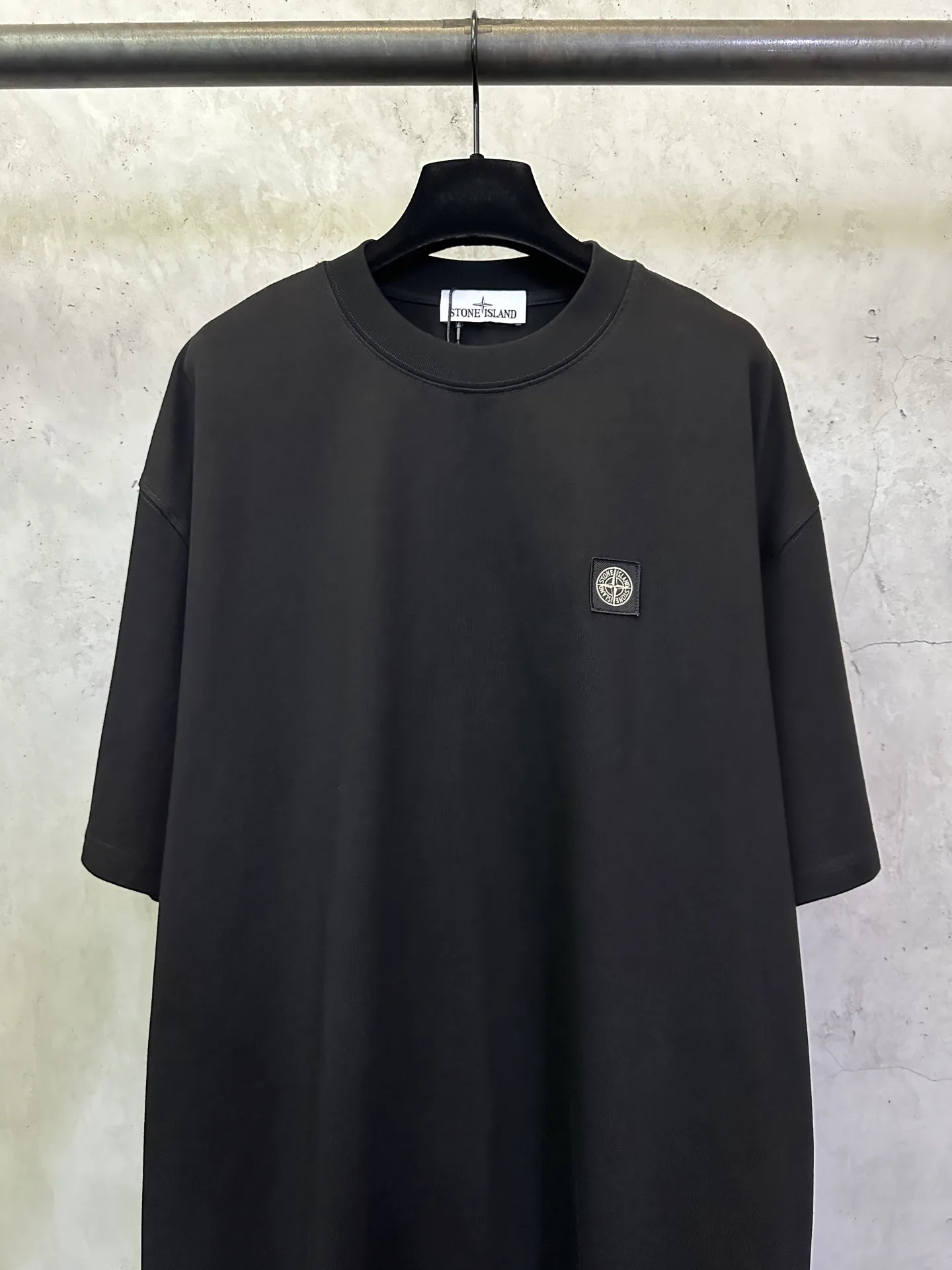 Compass Logo Embroidered Heavyweight T-Shirt D22012754 — view 3
