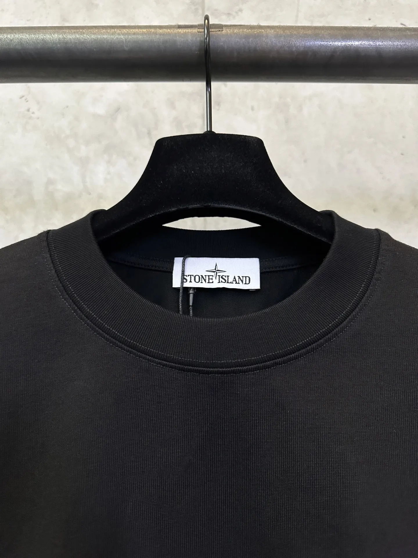 Compass Logo Embroidered Heavyweight T-Shirt D22012754 — view 7
