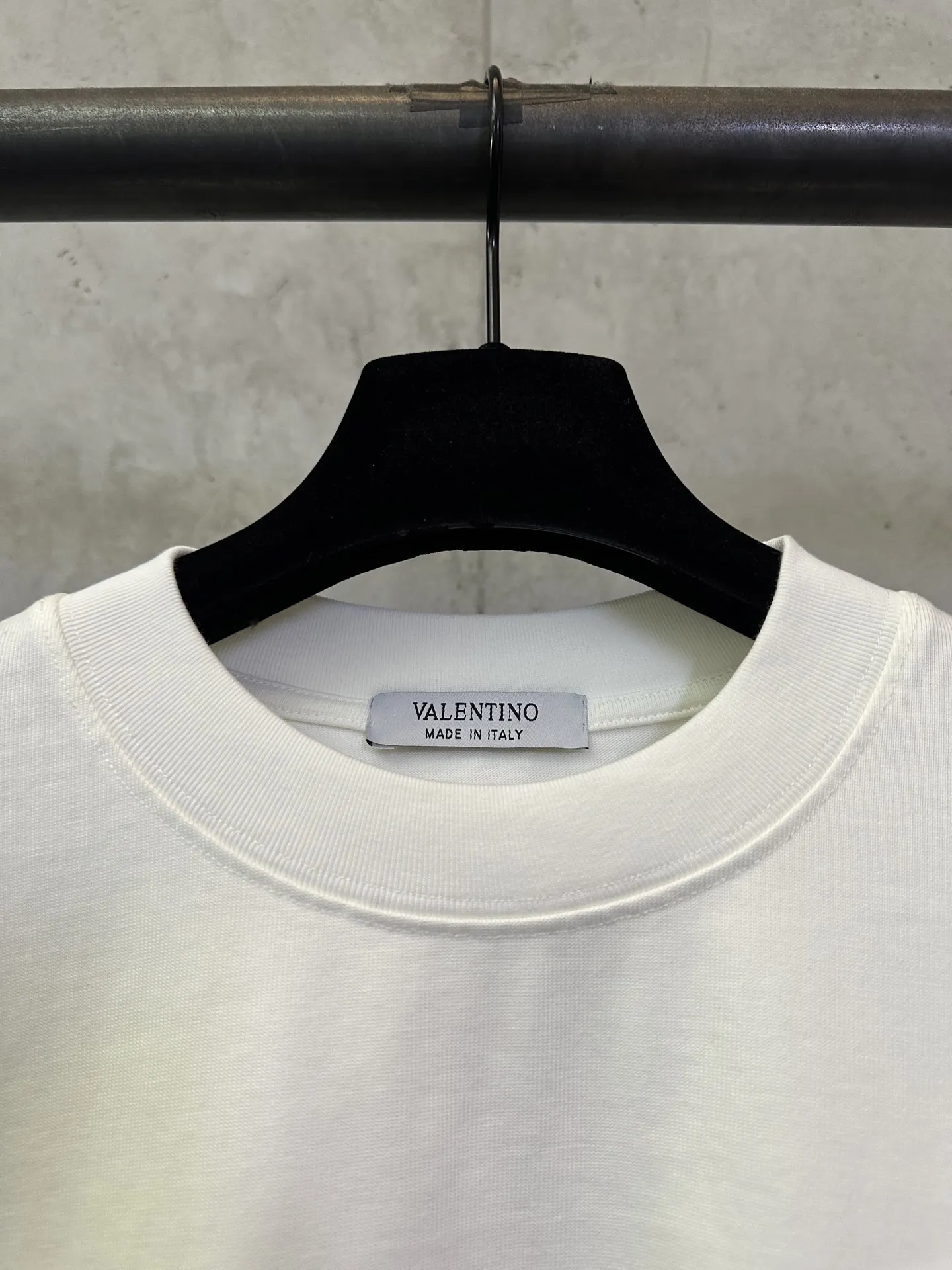 VLTN Logo Print Heavyweight Cotton T-Shirt D22012913 — view 7