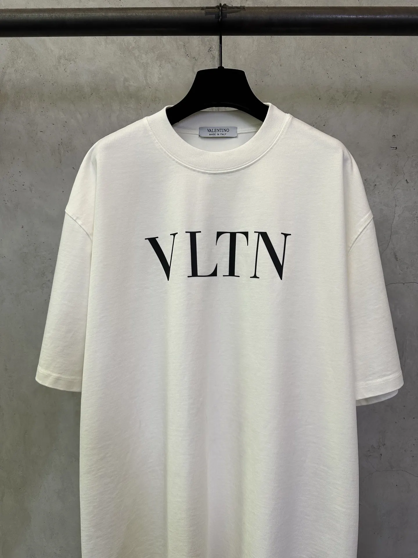 VLTN Logo Print Heavyweight Cotton T-Shirt D22012915 — view 3