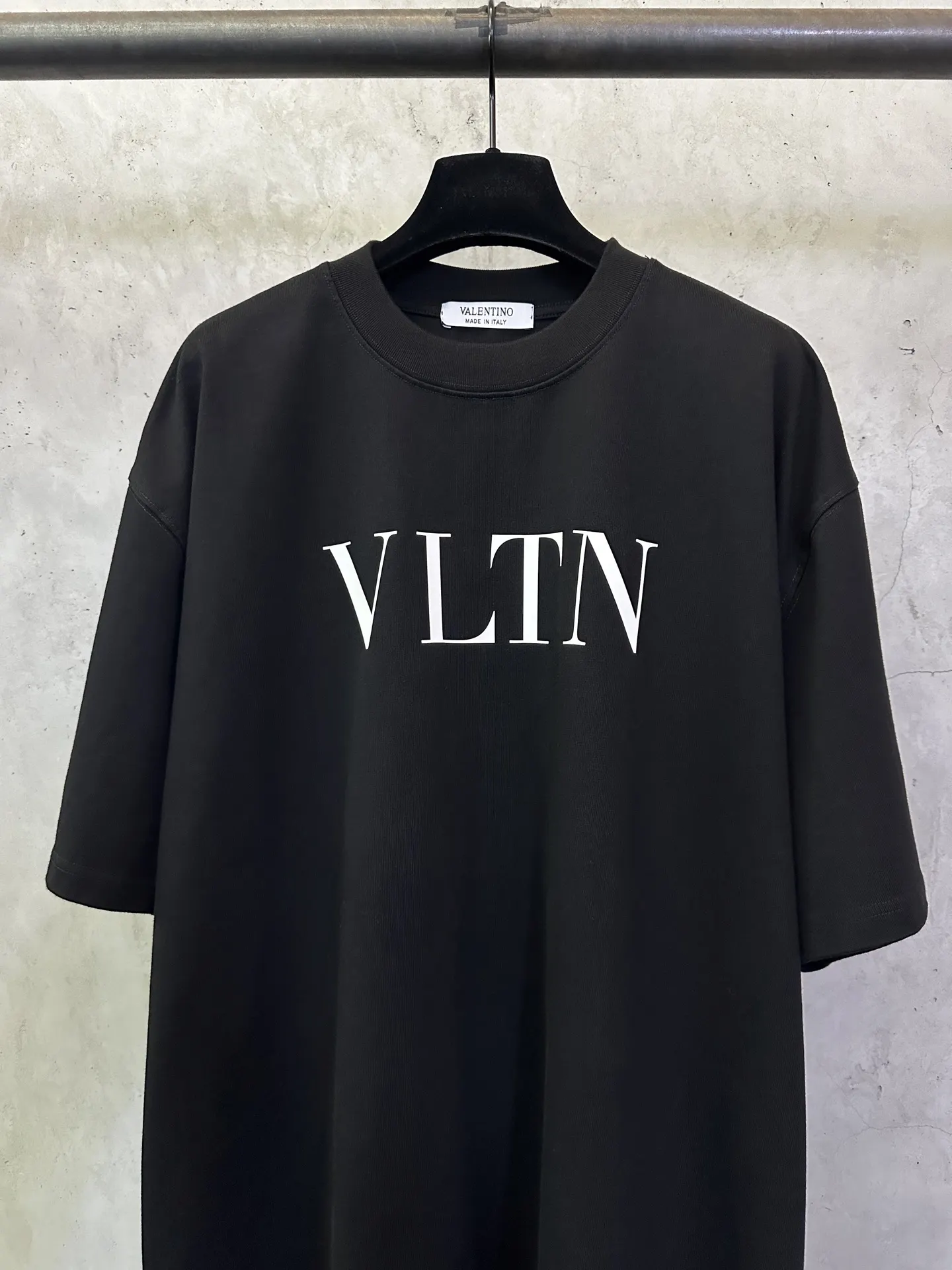 VLTN Logo Print Heavyweight Cotton T-Shirt D22012916 — view 3