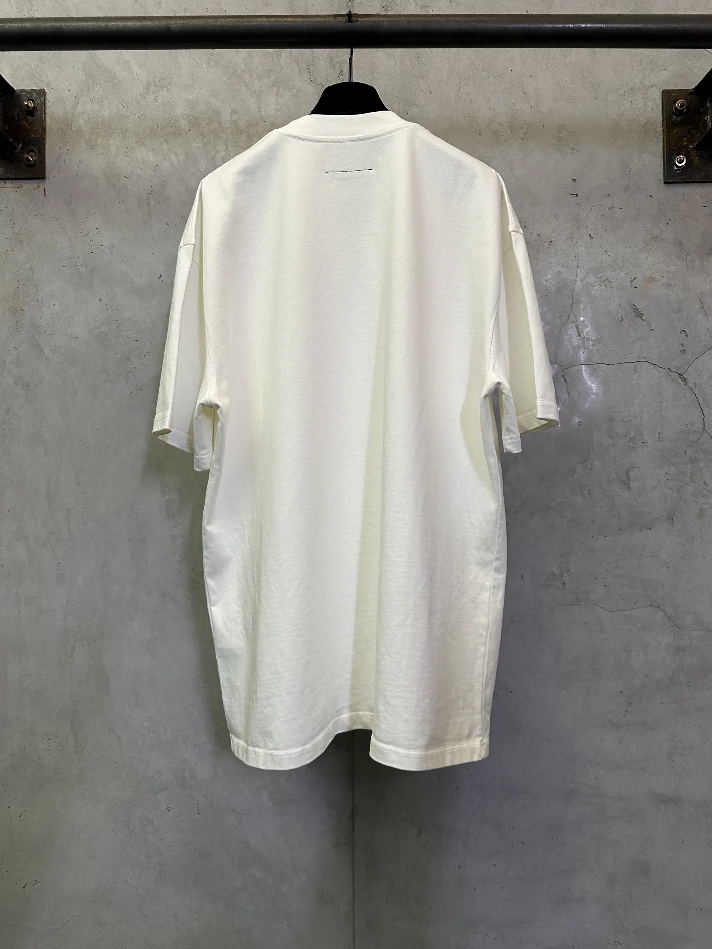 MM6 Logo Patch Heavyweight Cotton T-Shirt D22012794 — view 2