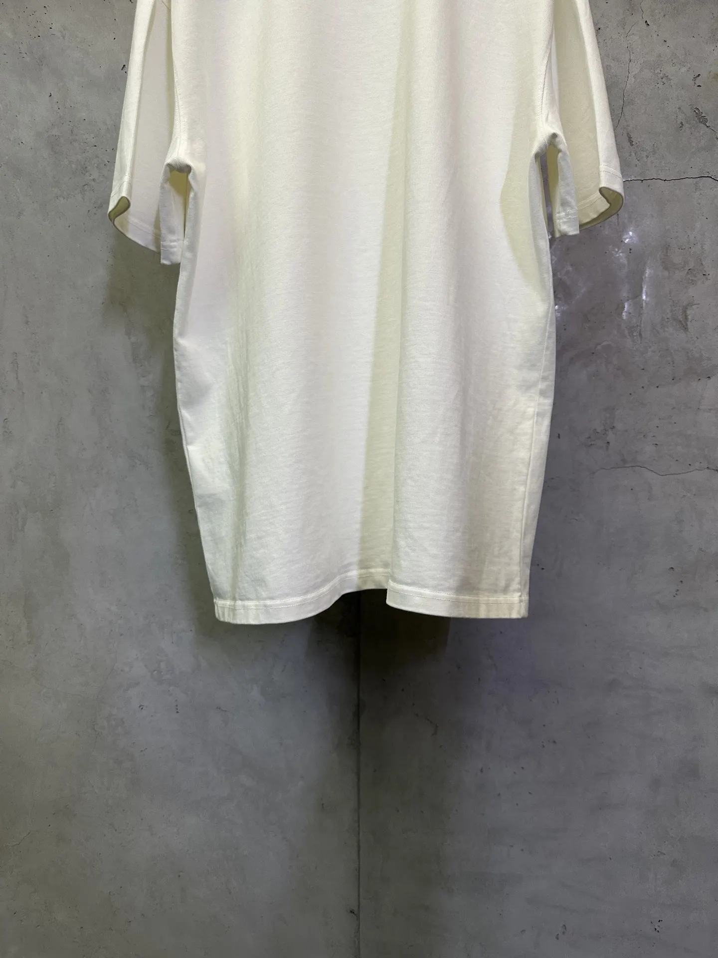 MM6 Logo Patch Heavyweight Cotton T-Shirt D22012794 — view 6