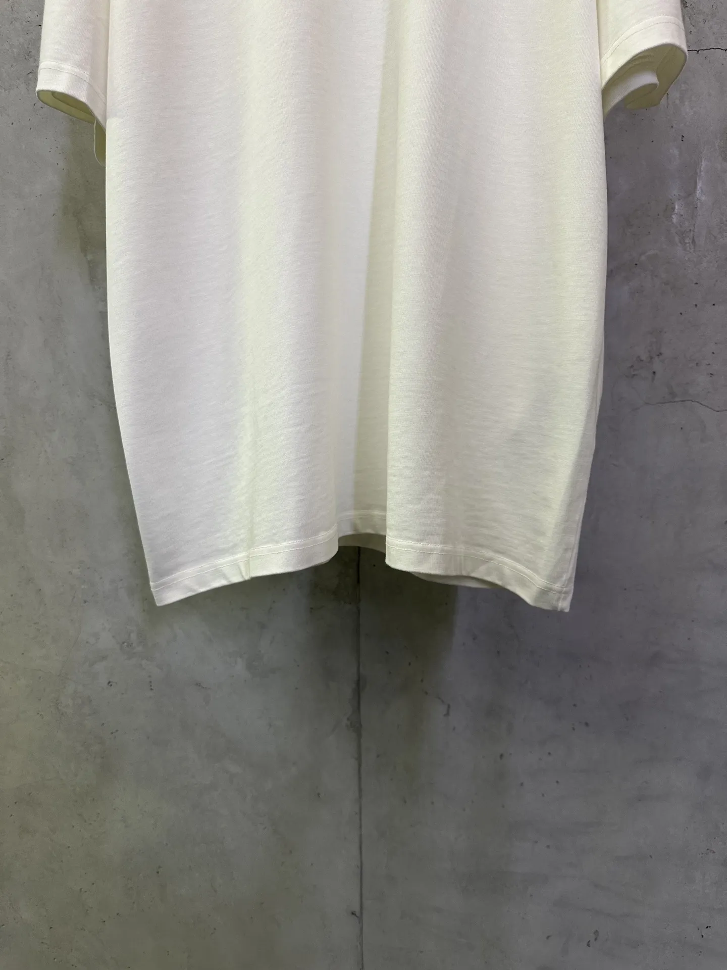 Logo Print Heavyweight Cotton T-Shirt D22015695 — view 4