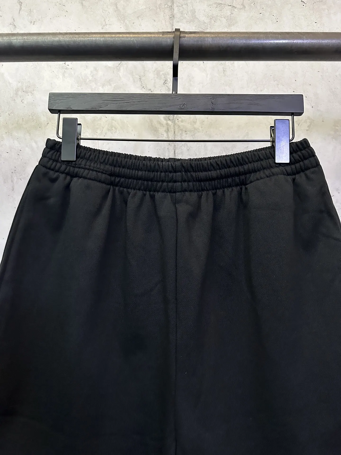 Embroidered Cotton-Jersey Sweat Shorts D22512793 — view 3