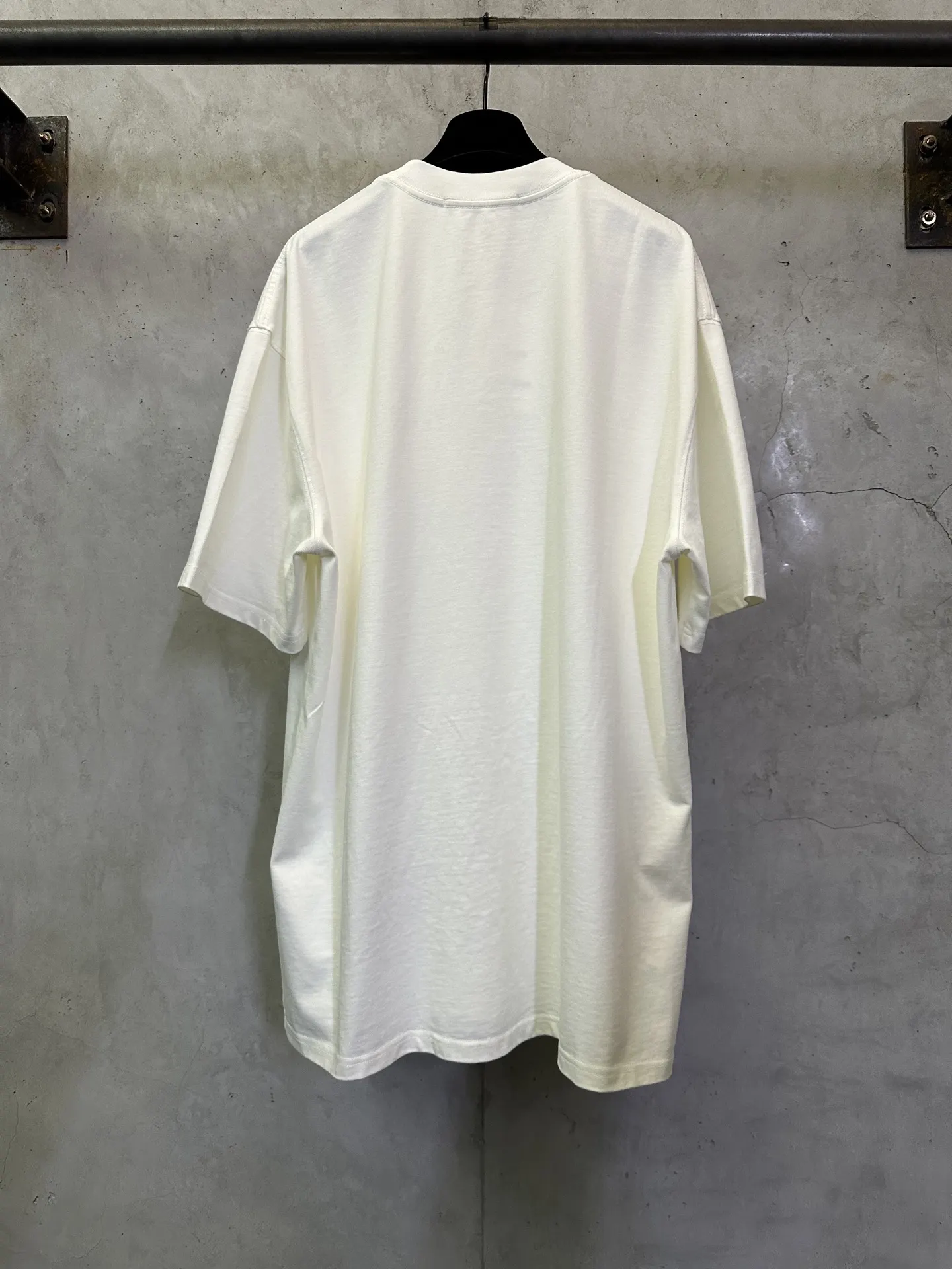 Embellished Logo Heavyweight Cotton T-Shirt D22512780 — view 2