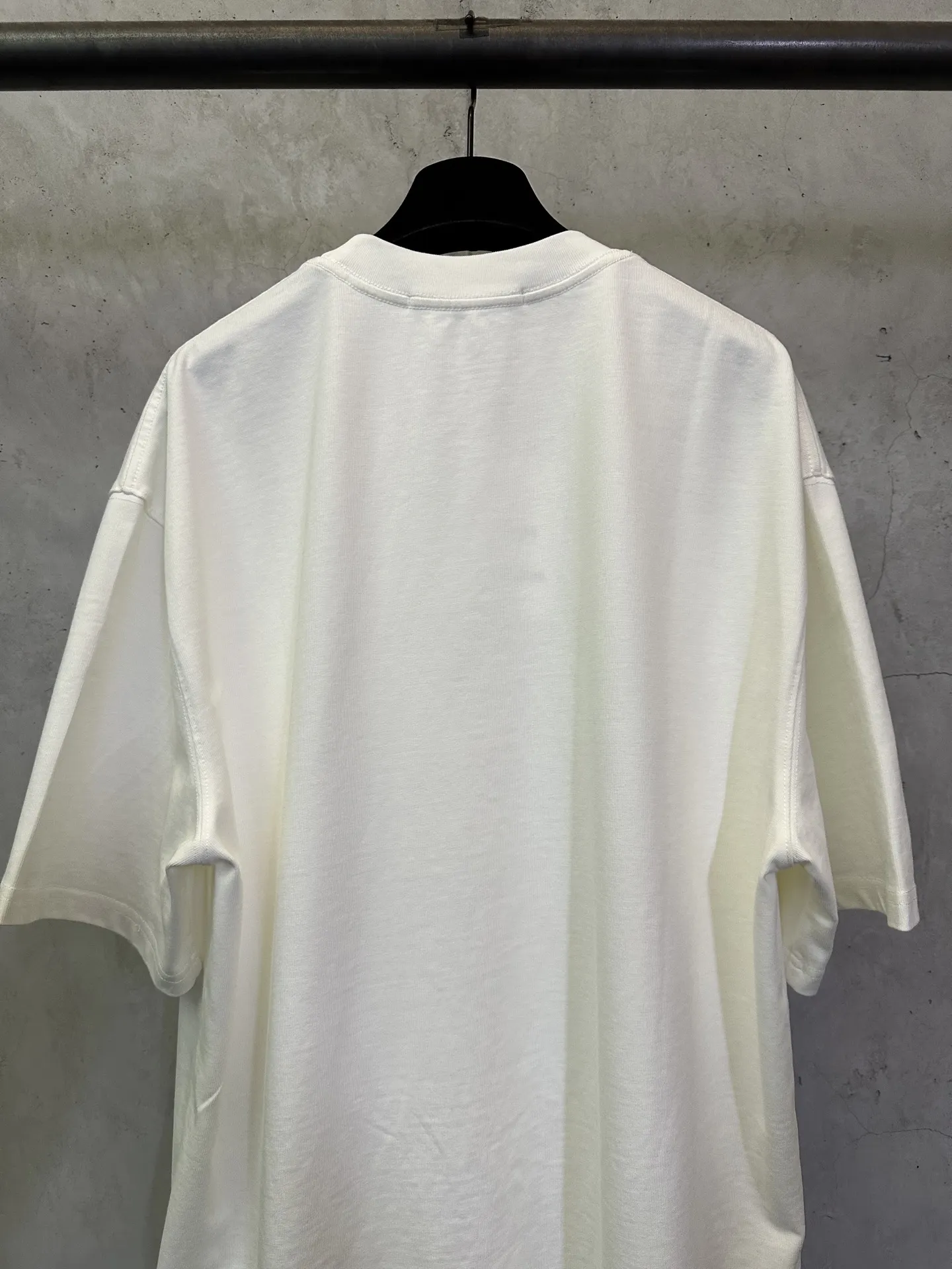 Embellished Logo Heavyweight Cotton T-Shirt D22512780 — view 5