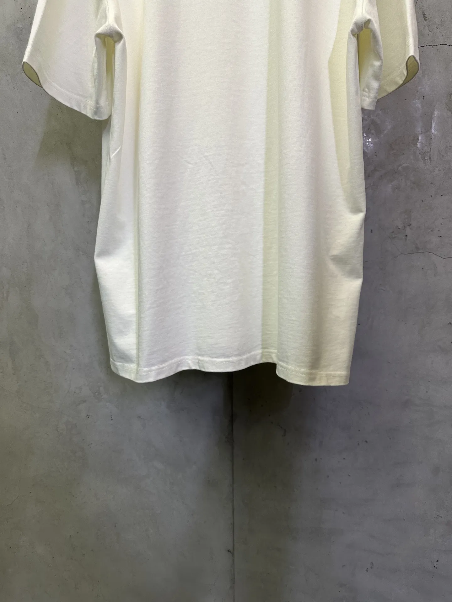 Embellished Logo Heavyweight Cotton T-Shirt D22512780 — view 6
