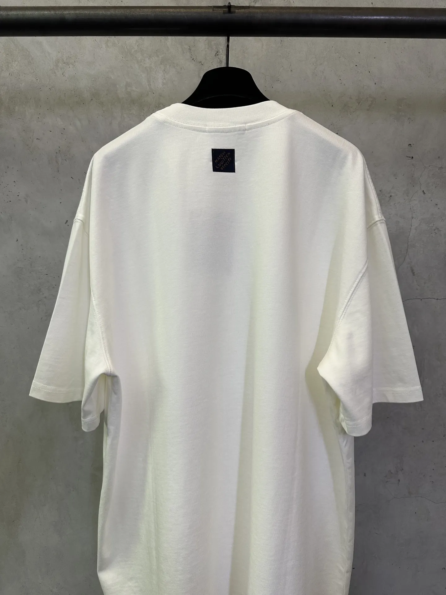 Logo Flocked Heavyweight Cotton T-Shirt D22512906 — view 5