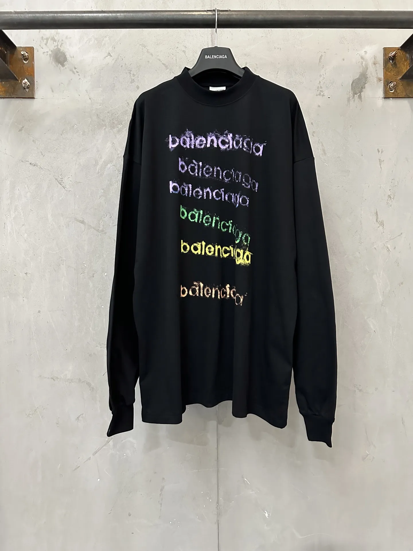 Rainbow Gradient Logo Long-Sleeve T-Shirt D23023501