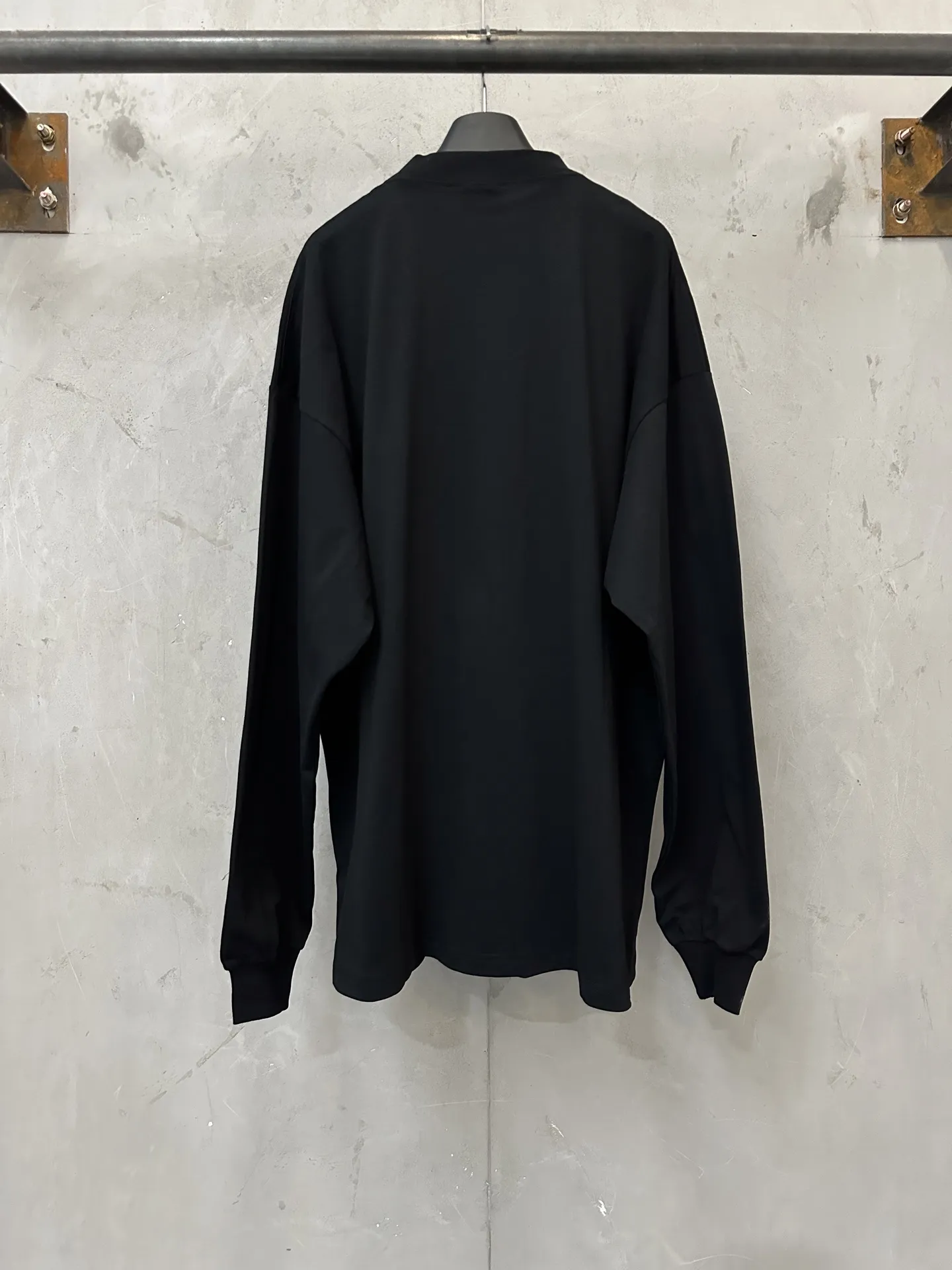 Rainbow Gradient Logo Long-Sleeve T-Shirt D23023501 — view 2