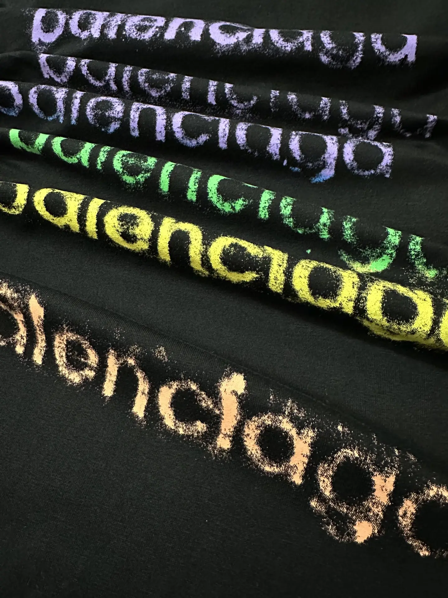 Rainbow Gradient Logo Long-Sleeve T-Shirt D23023501 — view 8