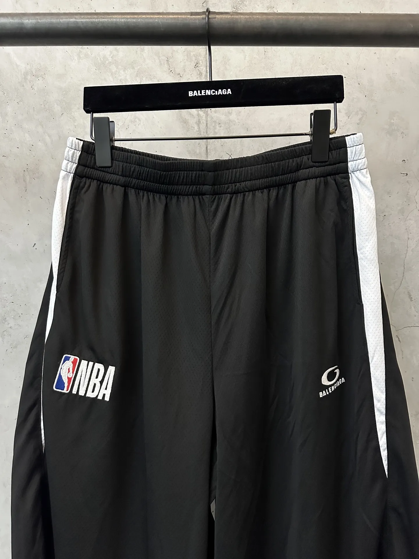 Balenciaga x NBA Mesh Basketball Shorts D23012330 — view 3